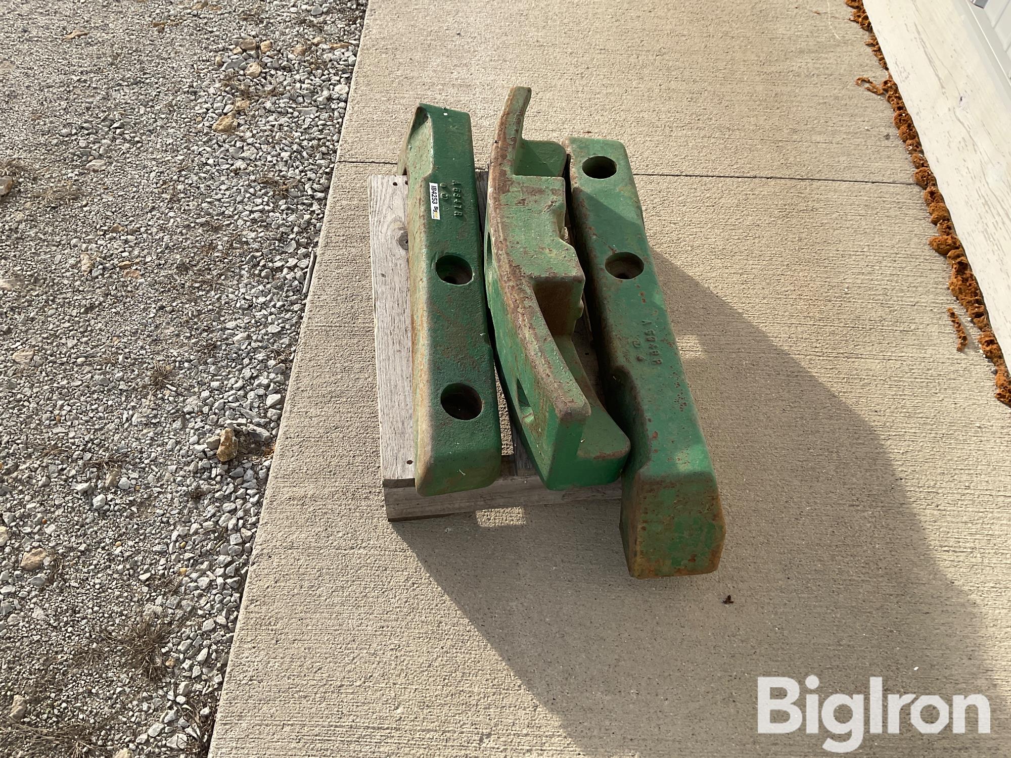 John Deere 2 Cylinder Front Weights Bigiron Auctions 6378