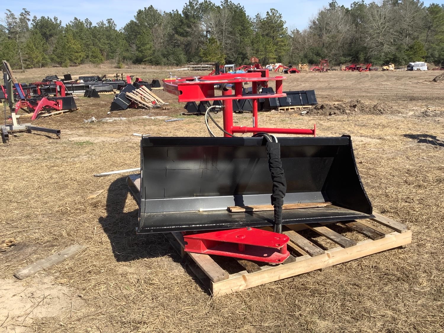 Mahindra 1635L Loader W/64