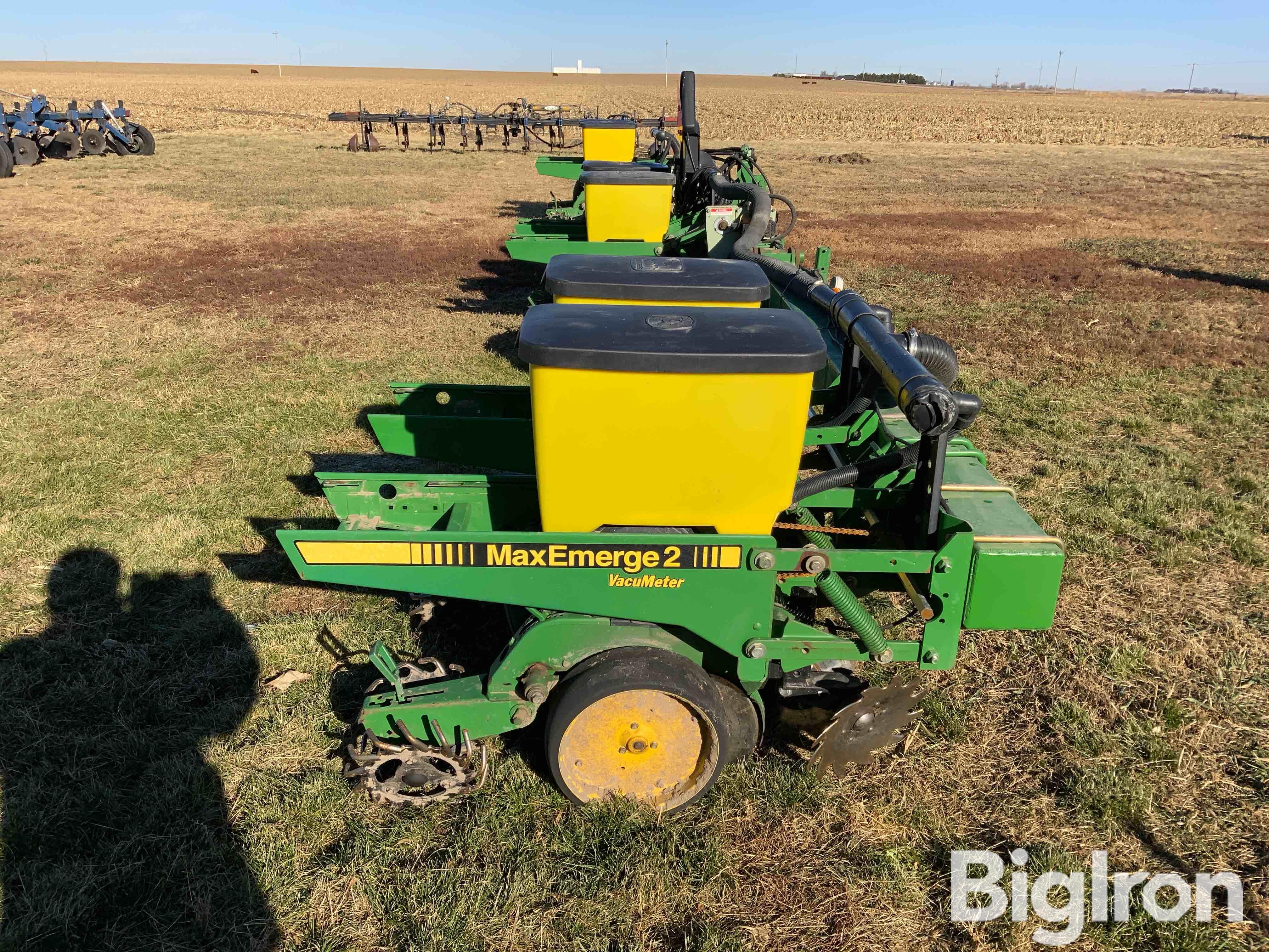 John Deere 7300 Maxemerge 2 Seed Planter Bigiron Auctions