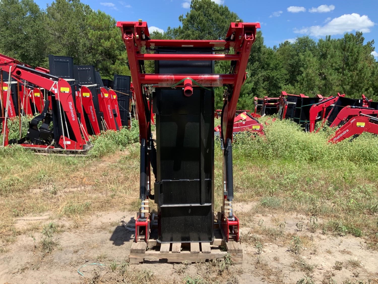 Mahindra 3650 CL Front Loader w/ 76