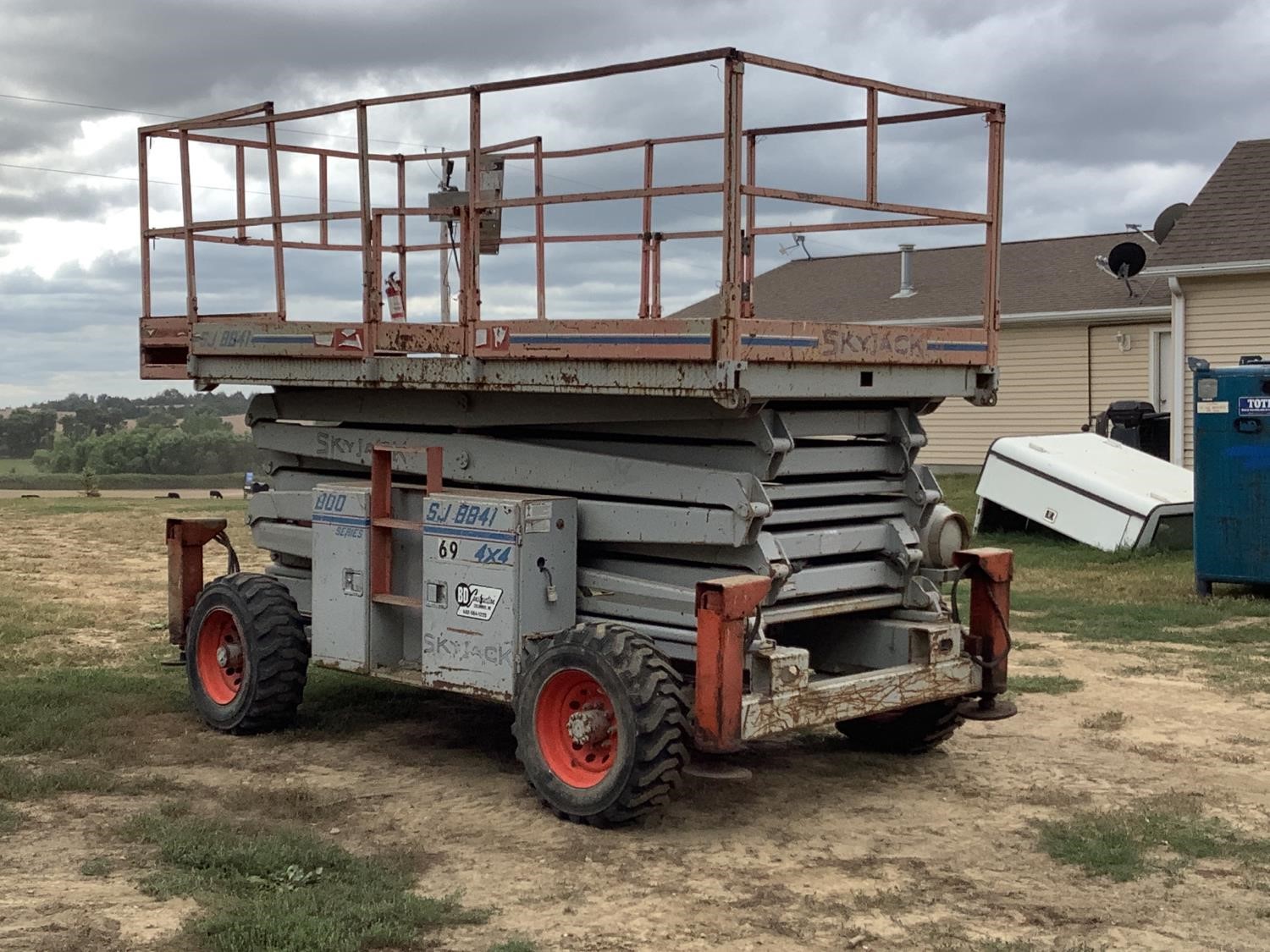 1999 SkyJack 8841 4x4 Scissor Lift BigIron Auctions