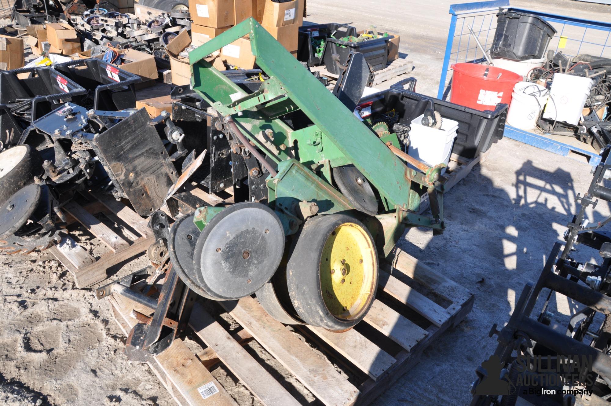 Kinze 2000 row crop planter