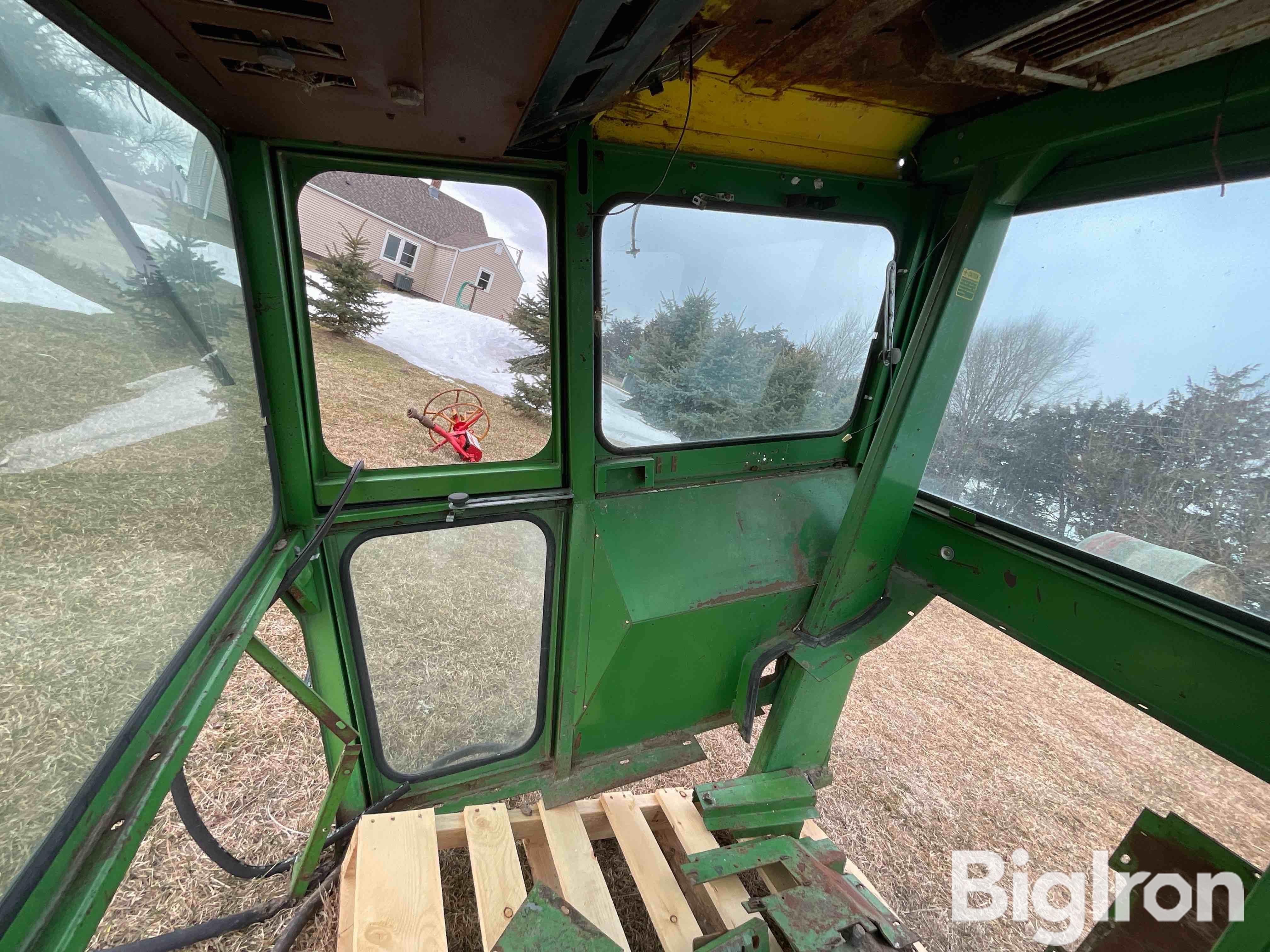 John Deere Tractor Cab Bigiron Auctions 1398