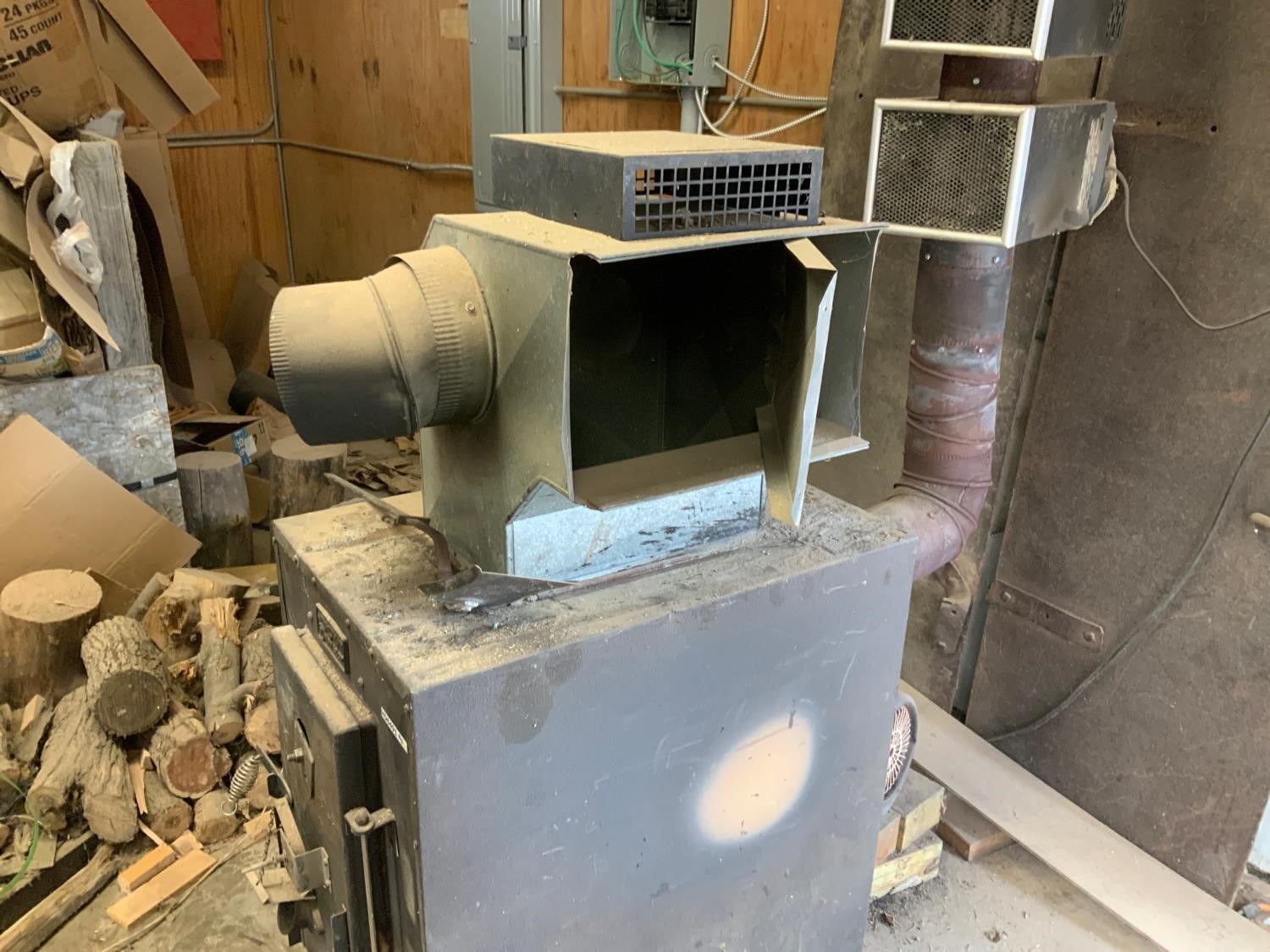 Monarch Wood Burning Stove BigIron Auctions   Monarchwoodburningstove A9da754c840145c4bcffe67c3f6594d2 