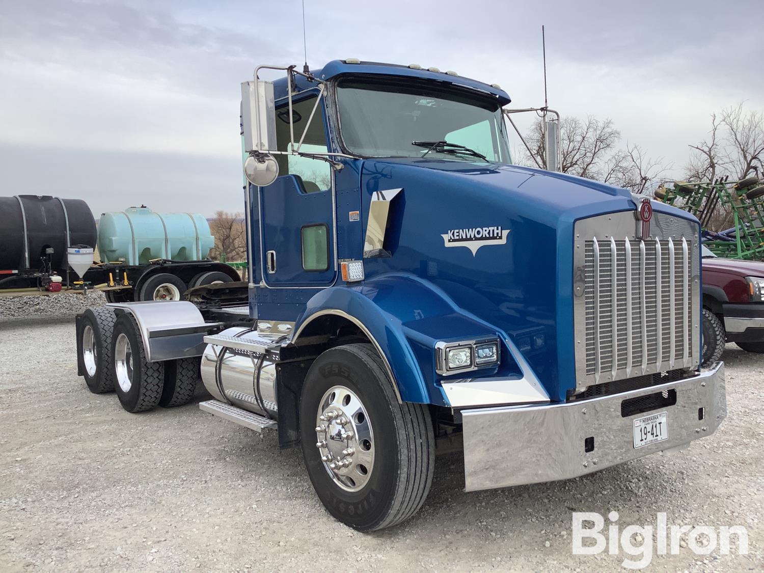 Kenworth T-800 Front Bumper Pull Hitch BigIron Auctions