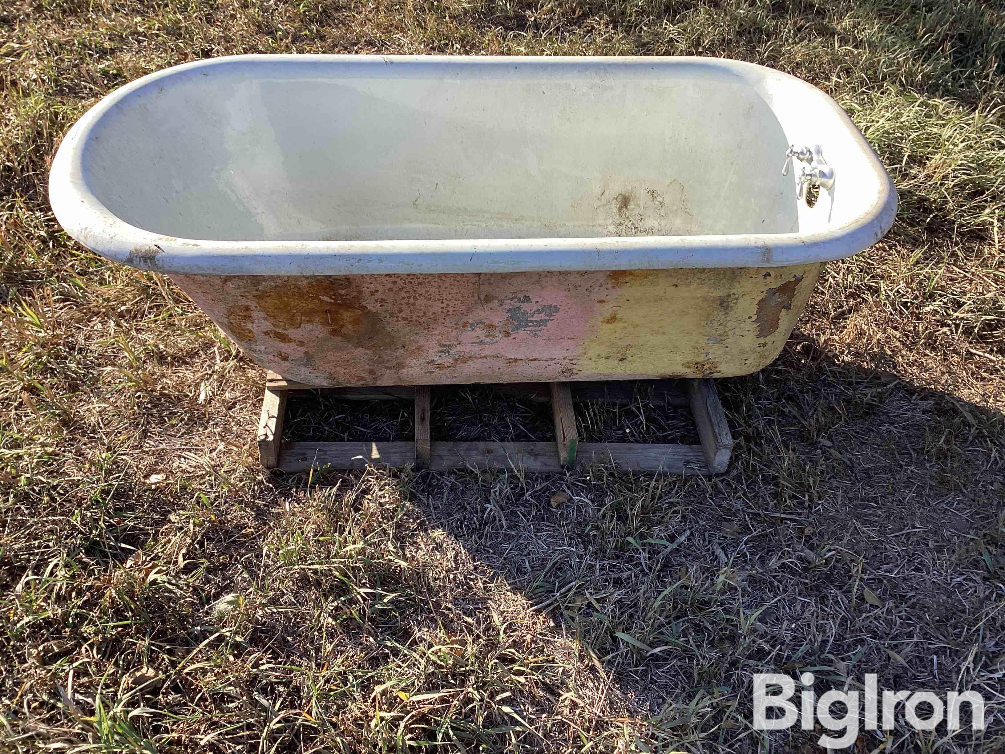 Claw Tub BigIron Auctions   Clawtub 04b8990f5c6f49119975a87c78cd4f78 