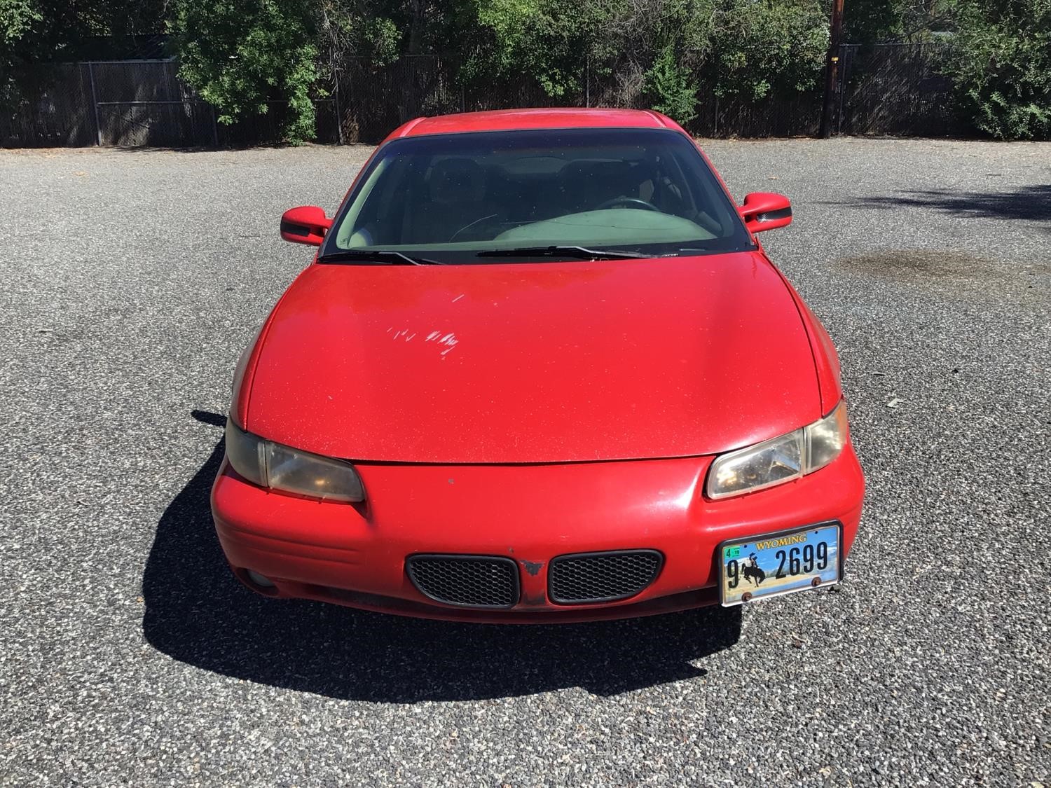 1999 Pontiac Grand Prix Pictures - 9 Photos