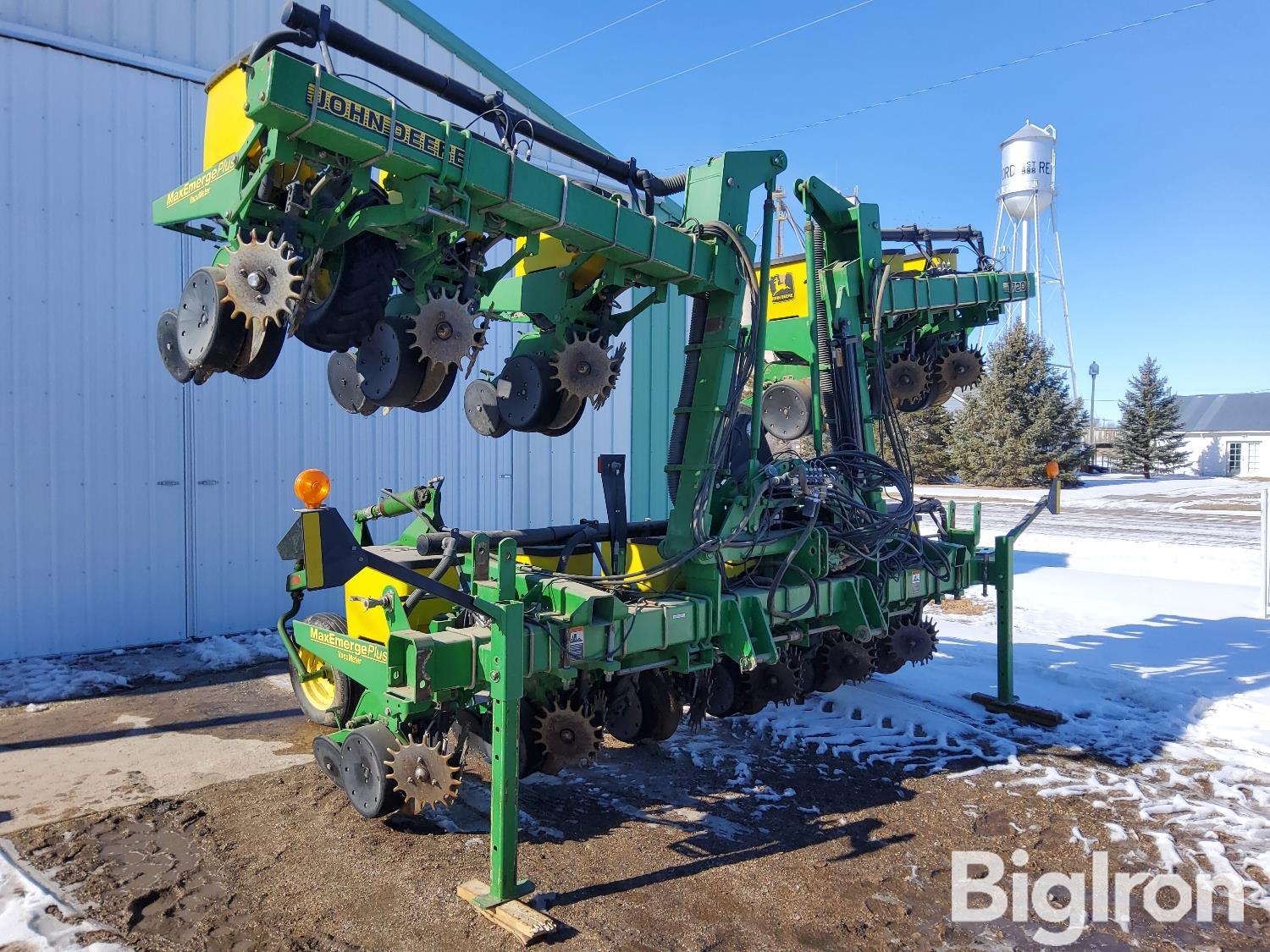 John Deere 1720 12r30 Stack Fold Planter Bigiron Auctions 0276