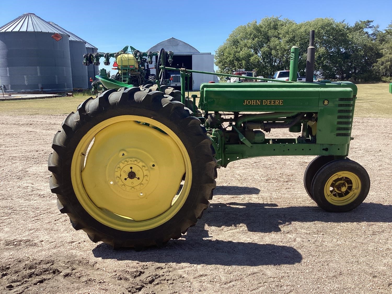 1943 John Deere B 2WD Tractor BigIron Auctions