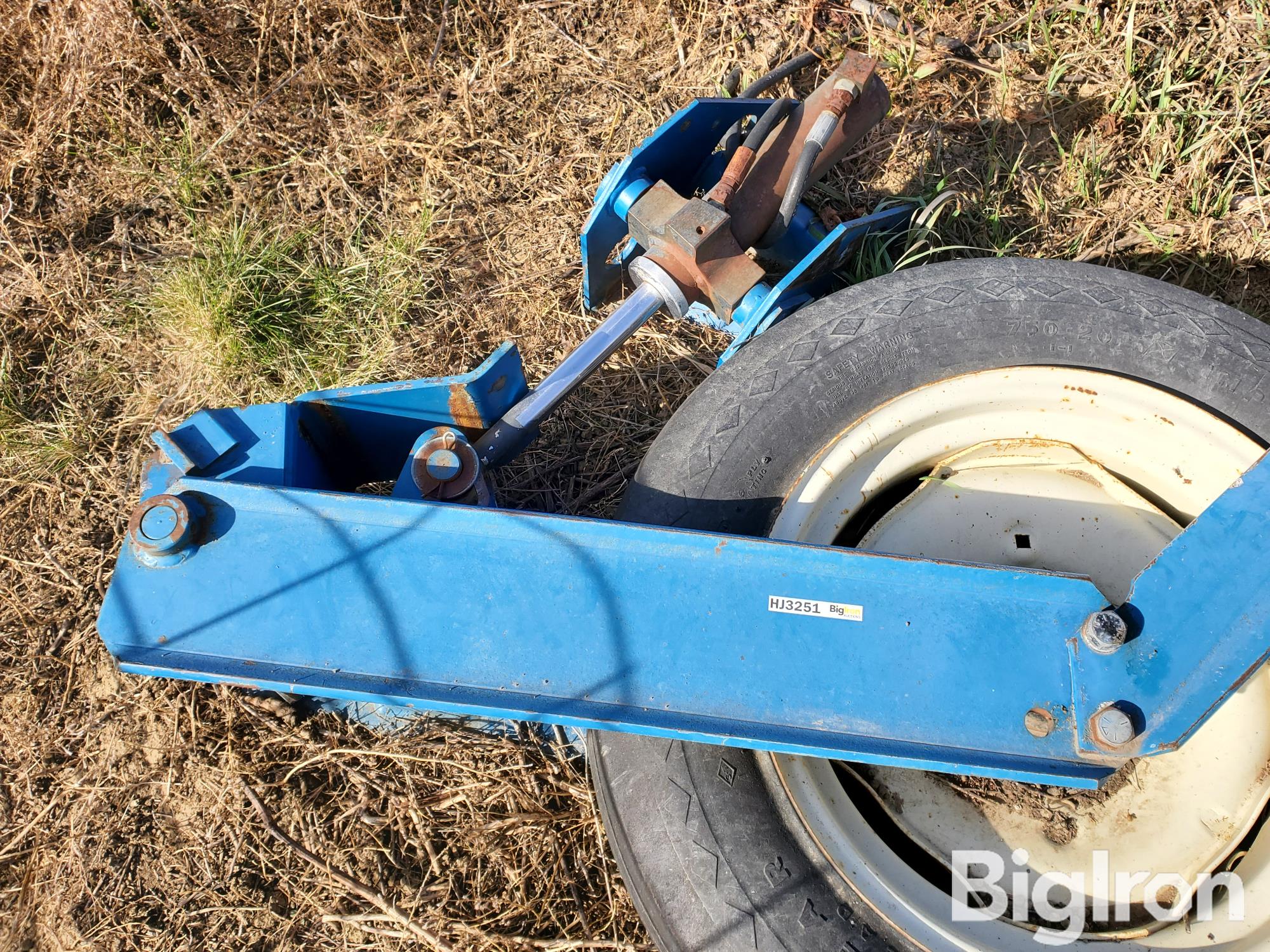 Kinze Planter Row Units & Gauge Wheels BigIron Auctions