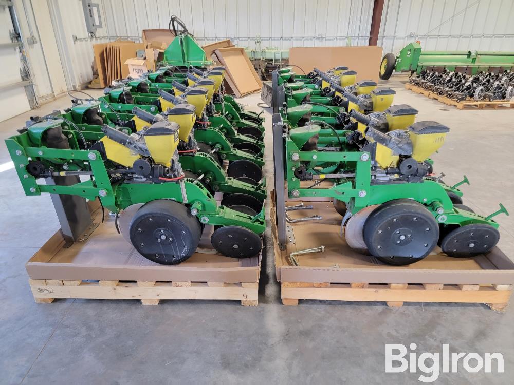 John Deere Max Emerge XP Cast Iron Shank Row Units BigIron Auctions