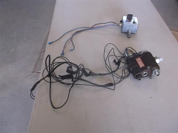 Brand EC-12-01 Hydraulic Flow Controller W/Valve Body BigIron Auctions