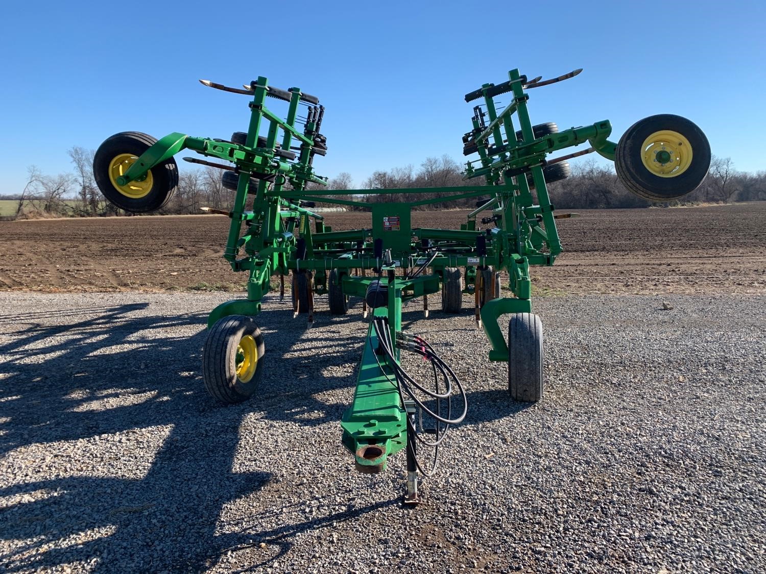 2011 John Deere 2410 Chisel Plow Bigiron Auctions 1196