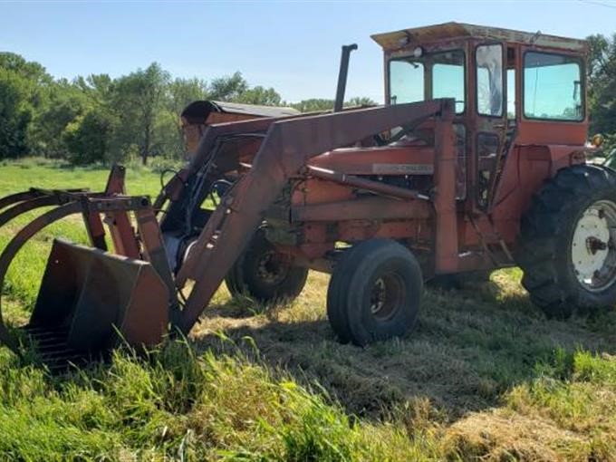 Allis-Chalmers 190 XT Series III 2WD Tractor W/Loader And Grapple