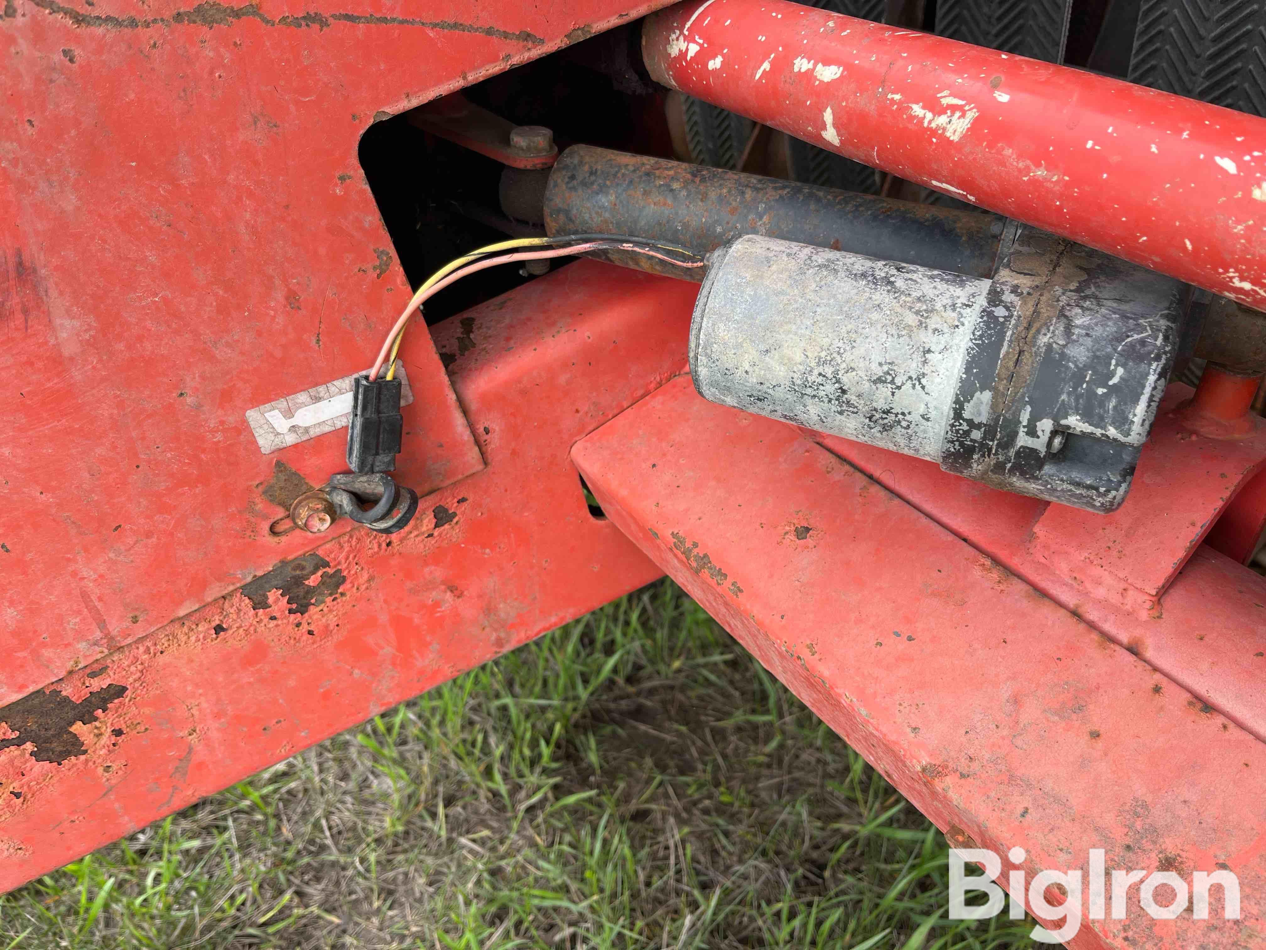 1979 Hesston 5500 Round Baler Bigiron Auctions 1270