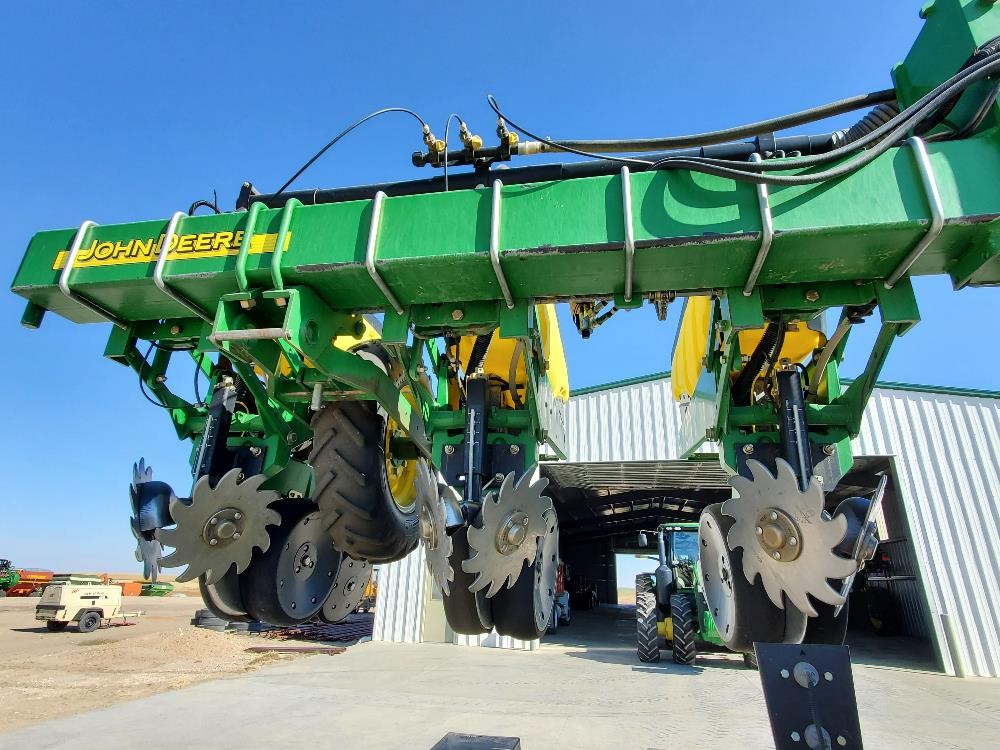 2010 John Deere 1720 Maxemerge Xp 12r30 Planter Bigiron Auctions 4733