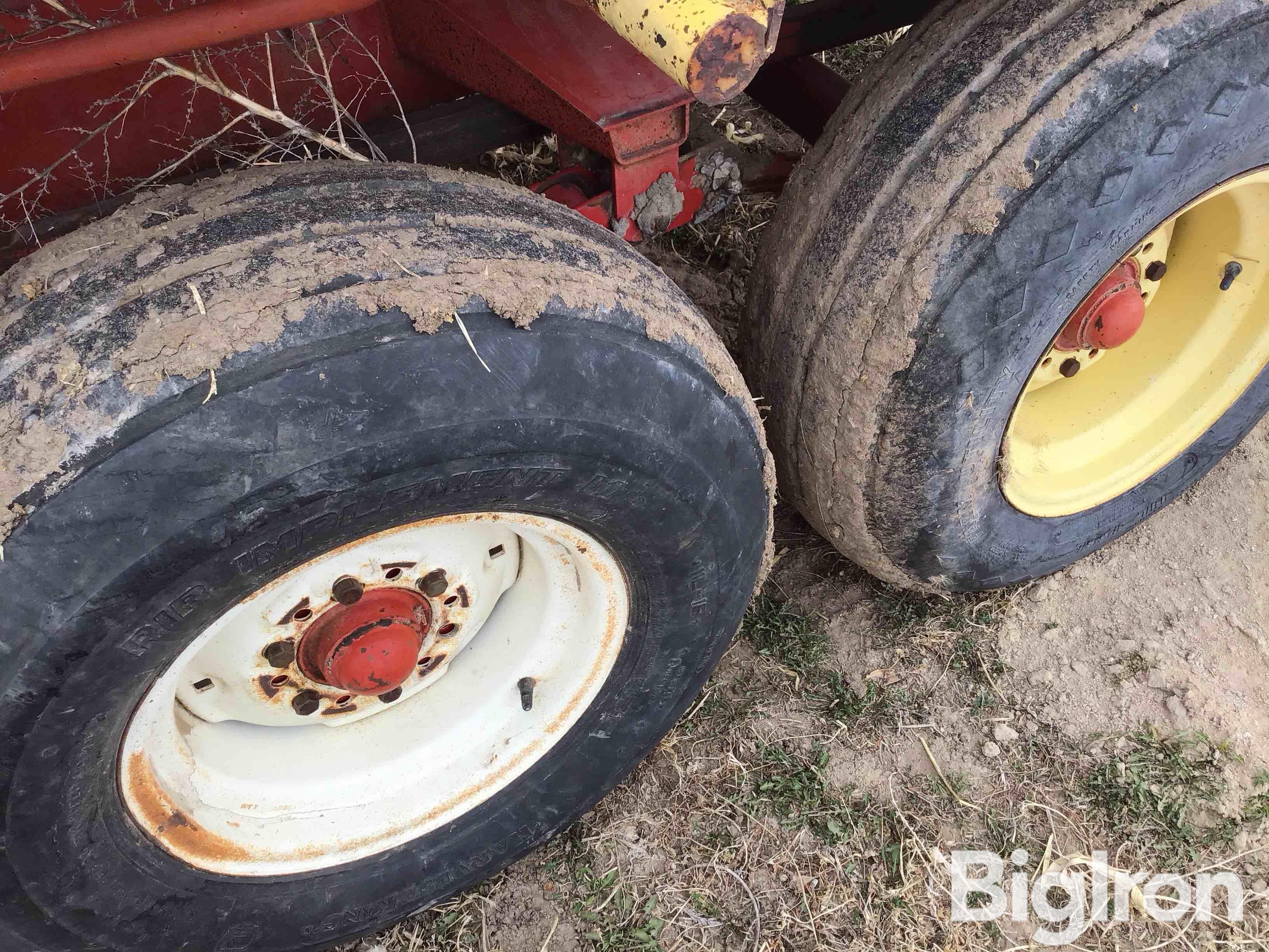 New Holland 1032 Stack Wagon BigIron Auctions