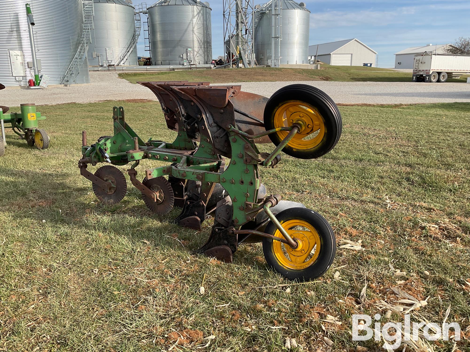 John Deere 825 Mounted Roll Over Plow BigIron Auctions