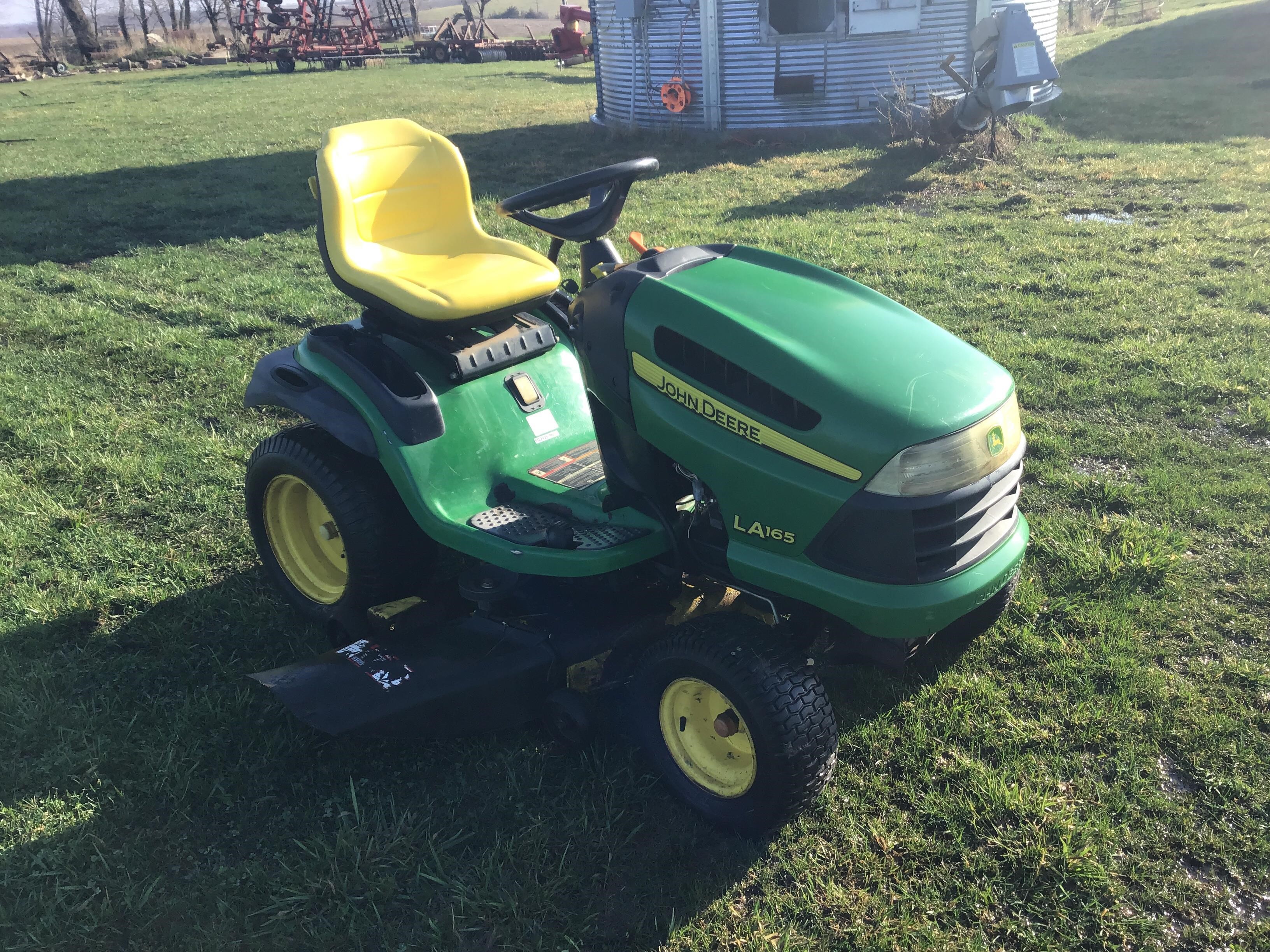 la165 john deere lawn tractor