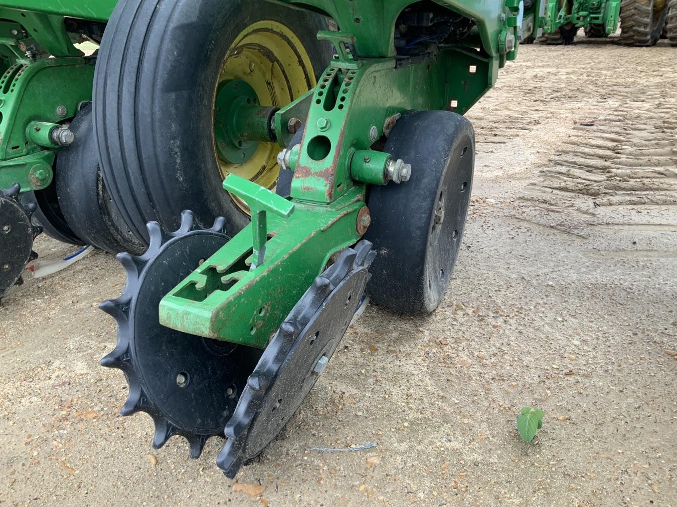 2003 John Deere 1720 Maxemerge Plus 12r30” Stack Fold Precision Planter Bigiron Auctions 1938