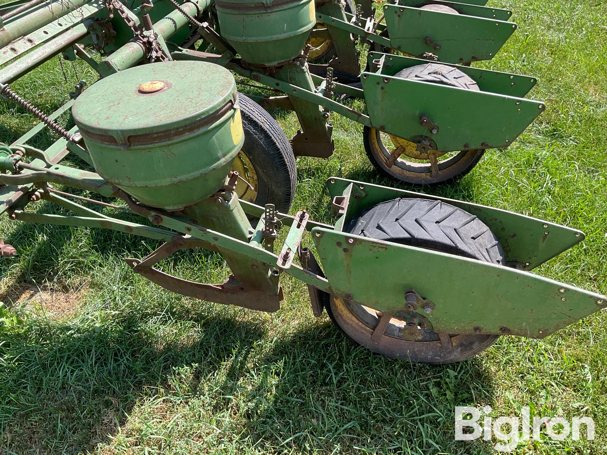 John Deere 494a 4r38” Planter Bigiron Auctions 0661