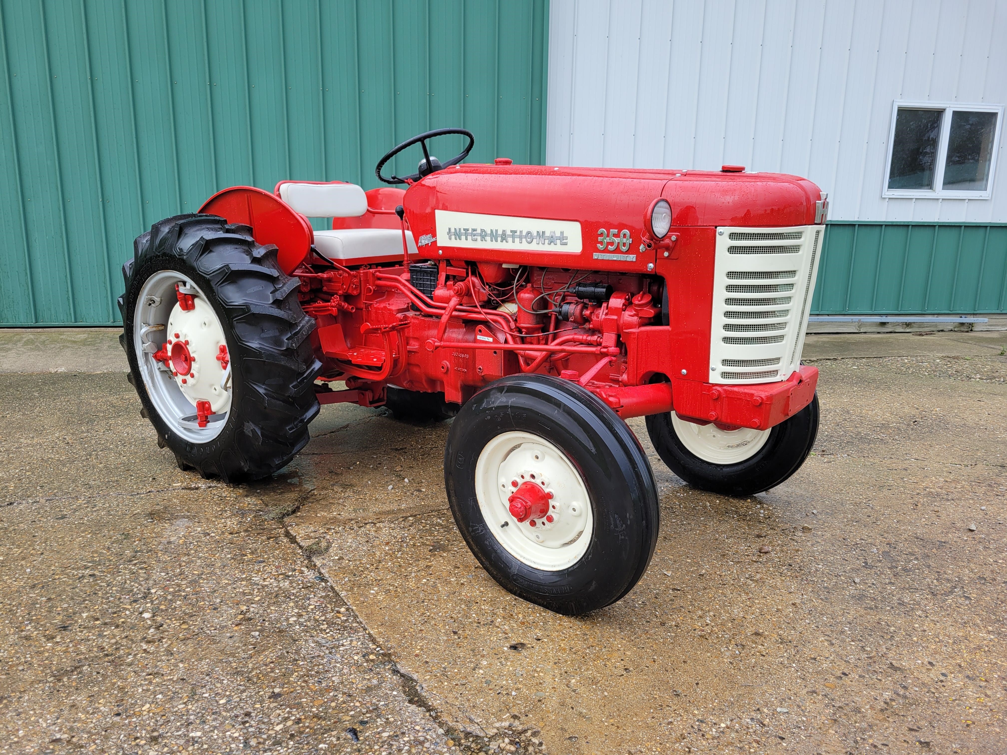 1957 International 350 Utility 2WD Tractor BigIron Auctions -  www.psicoestudi.com