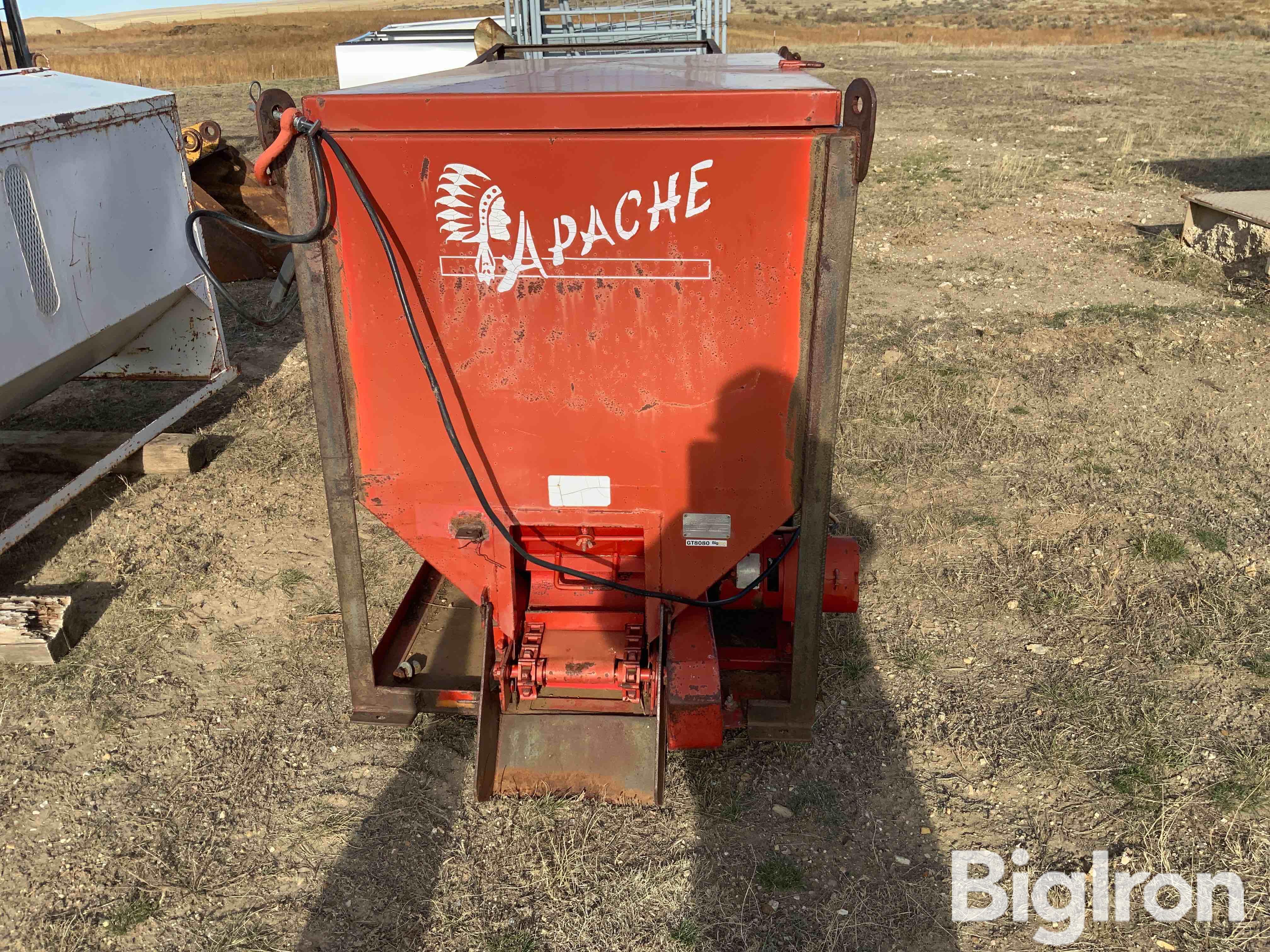 apache-rf2000-range-feeder-bigiron-auctions