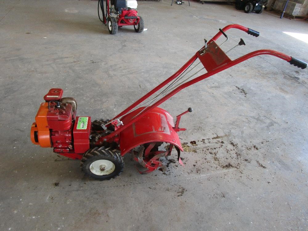 Troy Bilt Self-Propelled 16