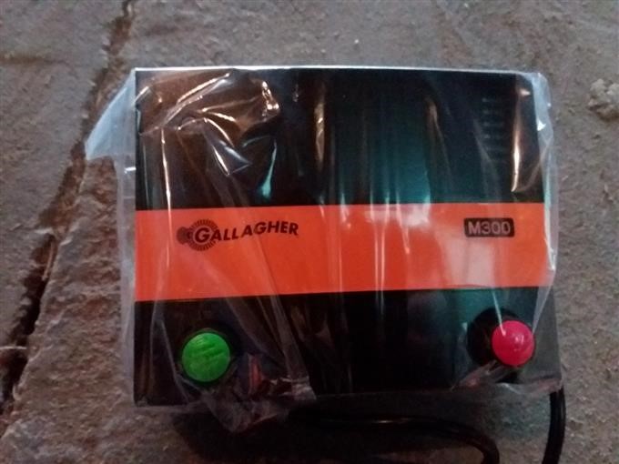 Gallagher Fence Energizer M300