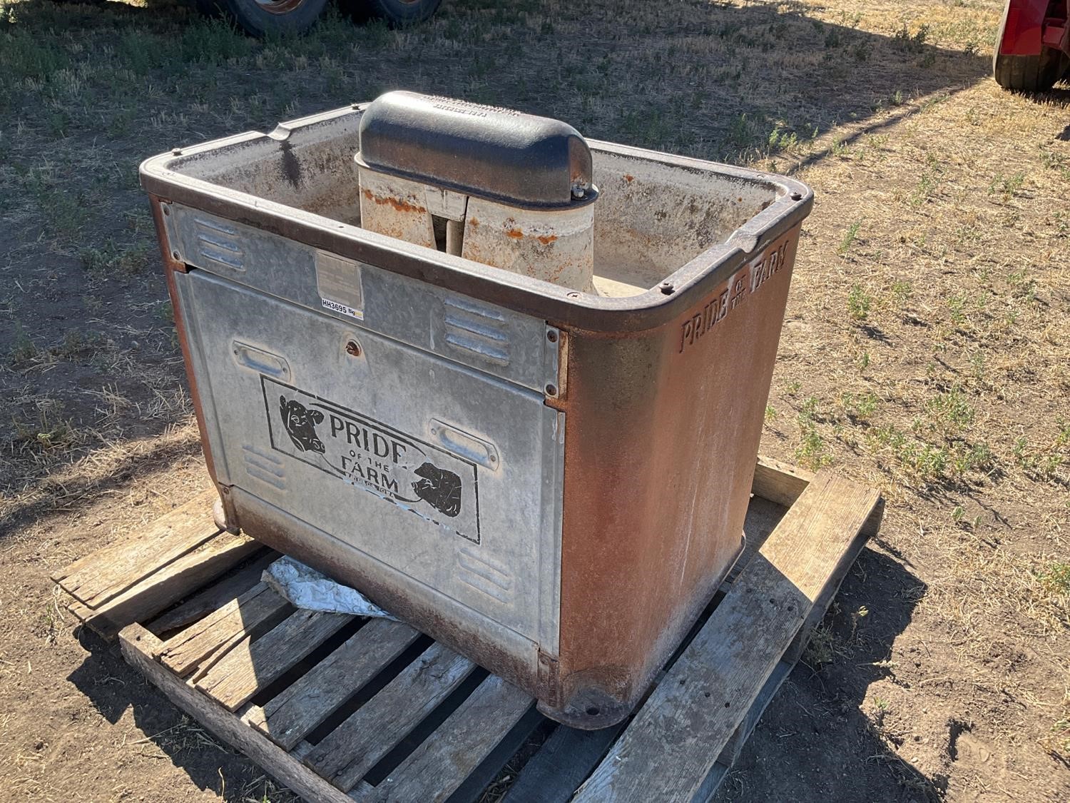 Pride of the Farm® 50 Gallon Open Trough Tank - MJE Livestock Equipment