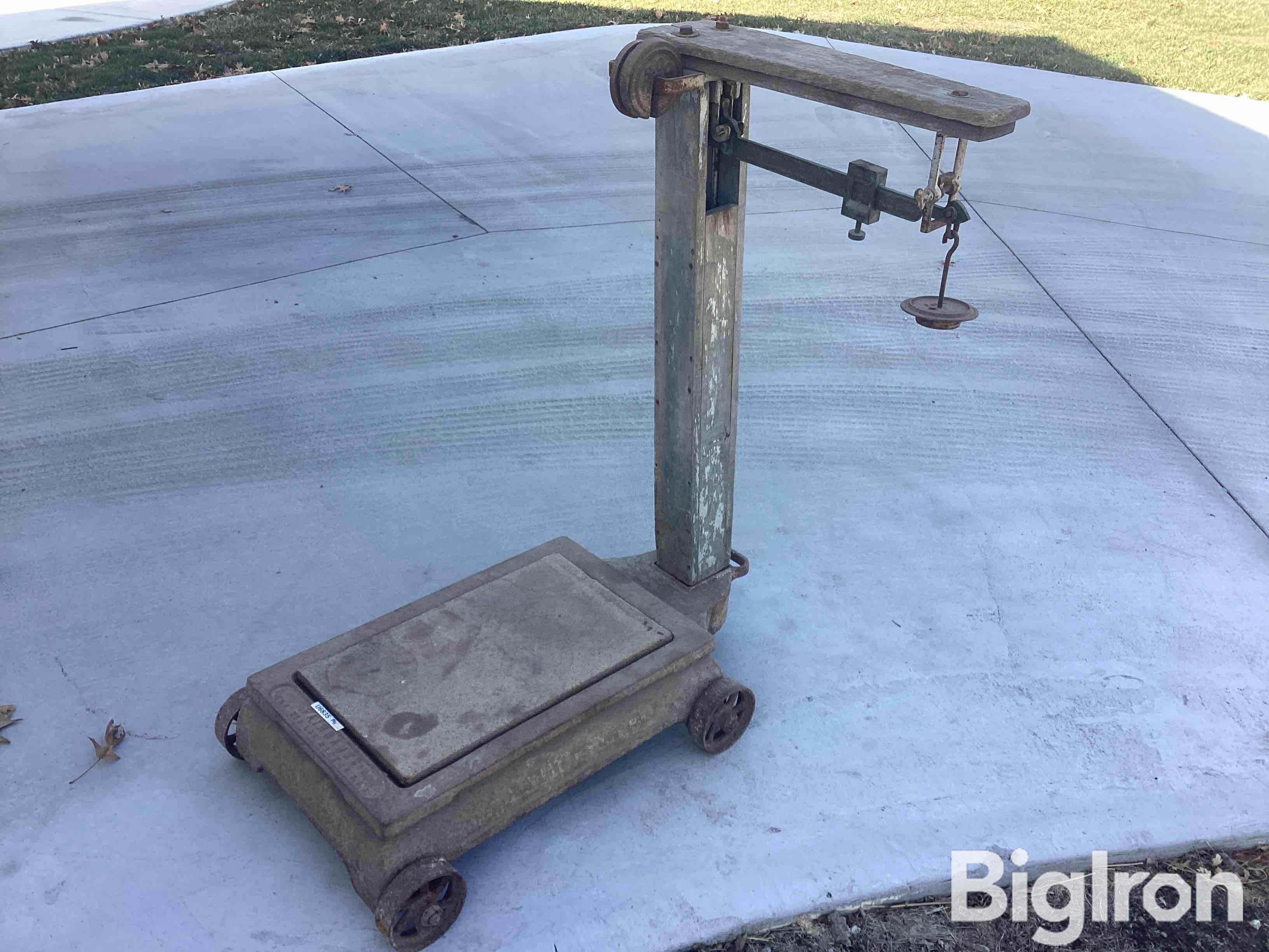 Sold at Auction: Antique Fairbanks 500lb Feed Store Scale