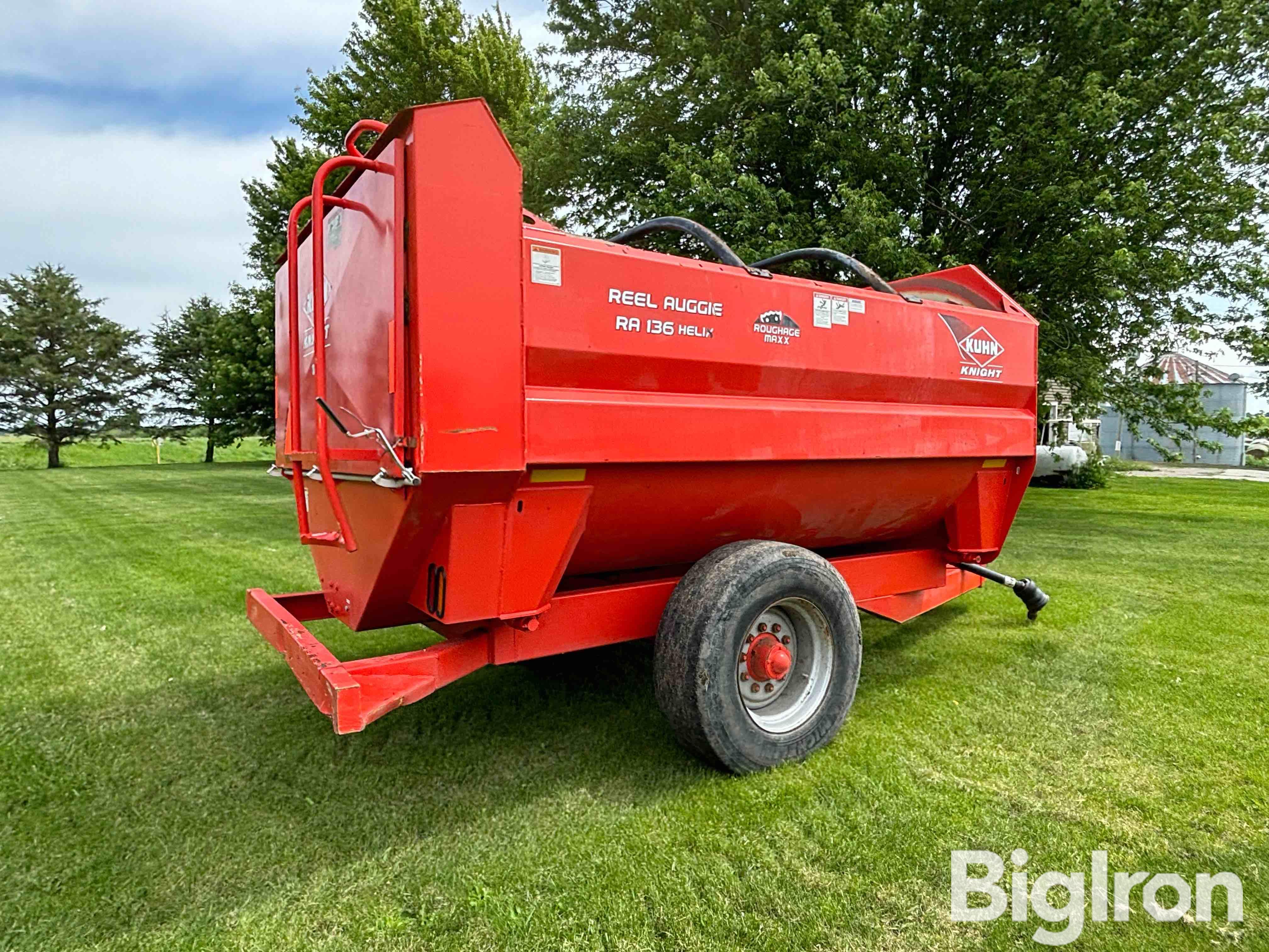 KUHN Knight RA136 Helix Reel Auggie Mixer Feed Wagon BigIron Auctions