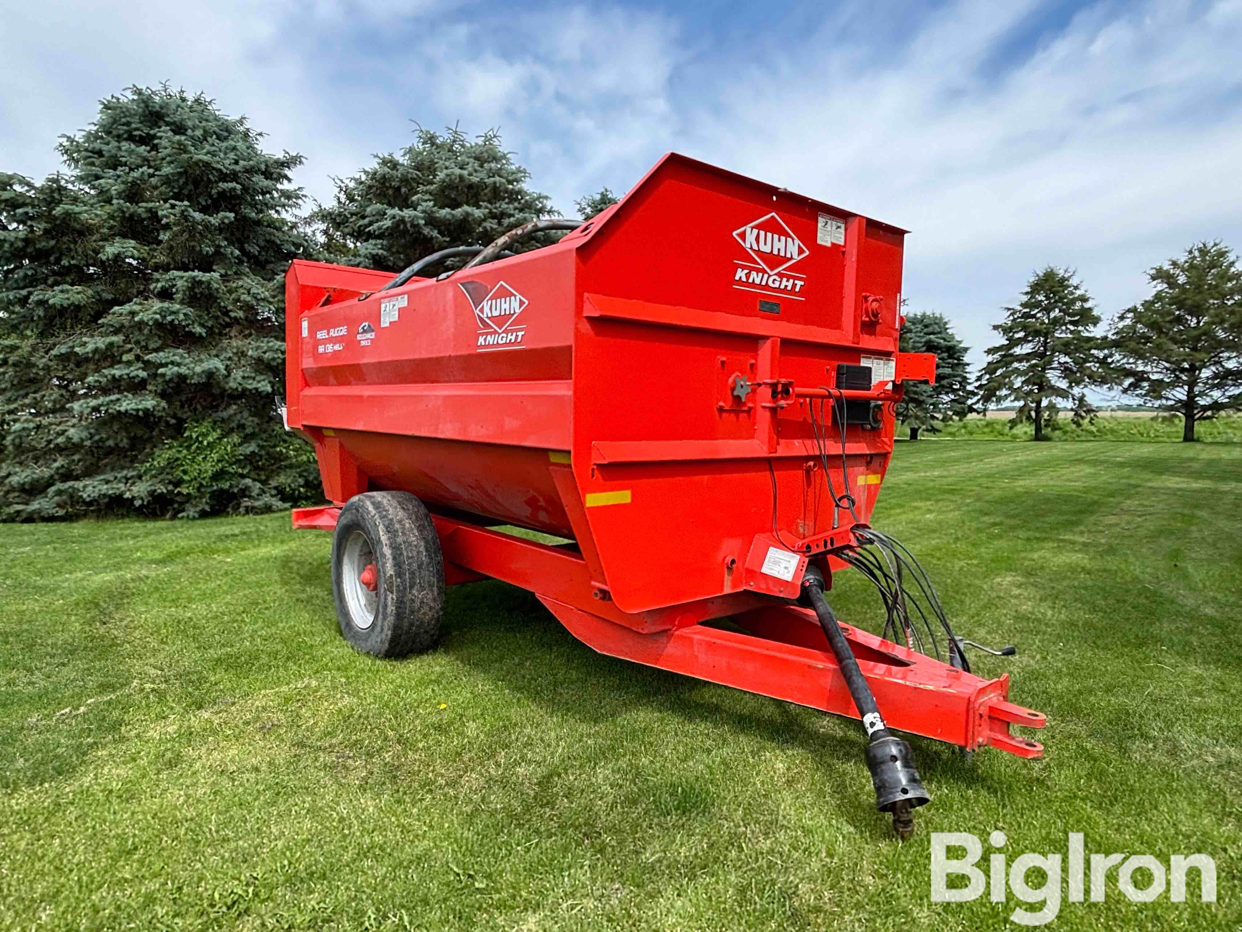 KUHN Knight RA136 Helix Reel Auggie Mixer Feed Wagon BigIron Auctions