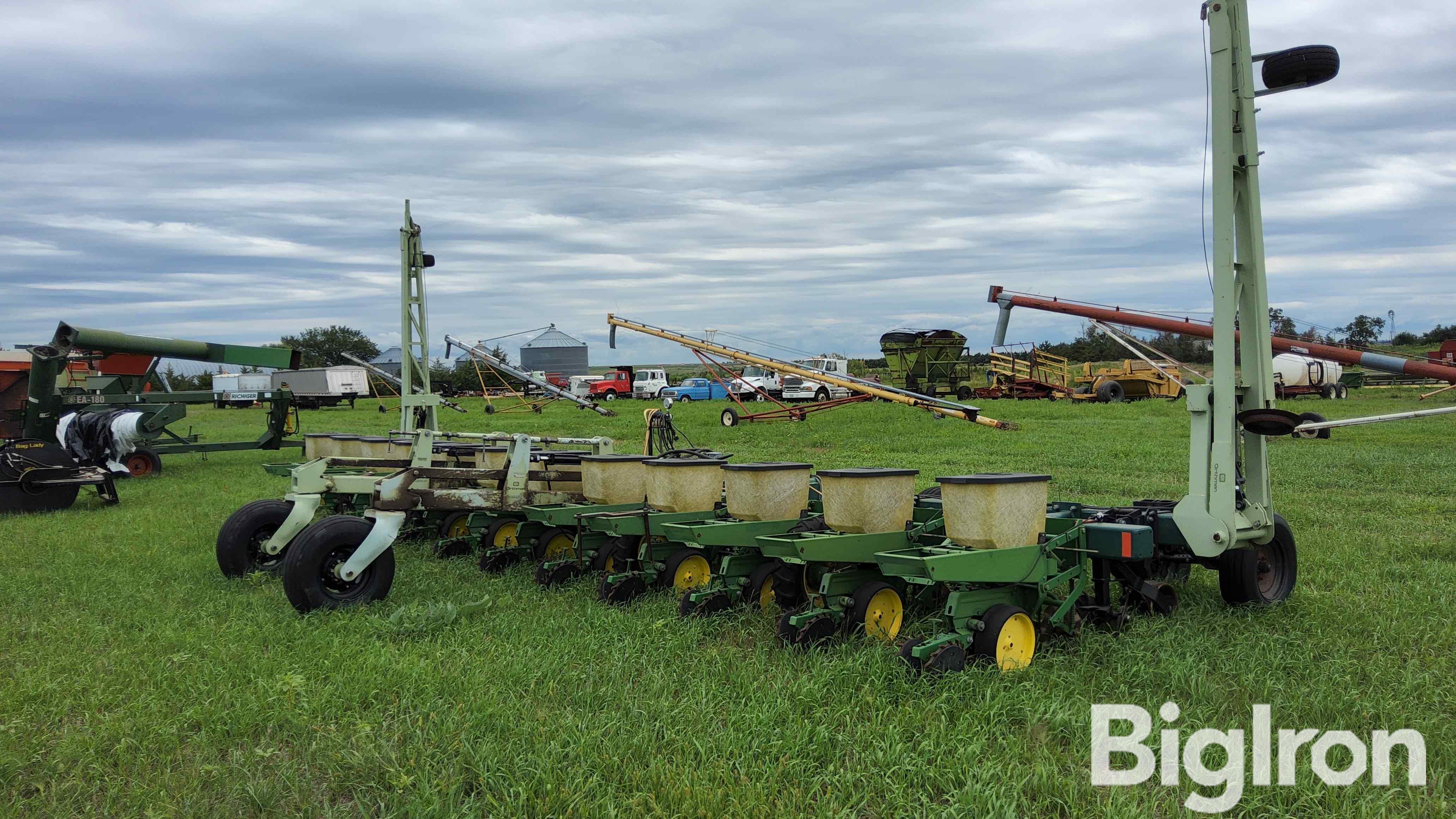 Mancojohn Deere 12 Row Planter Bigiron Auctions 7751