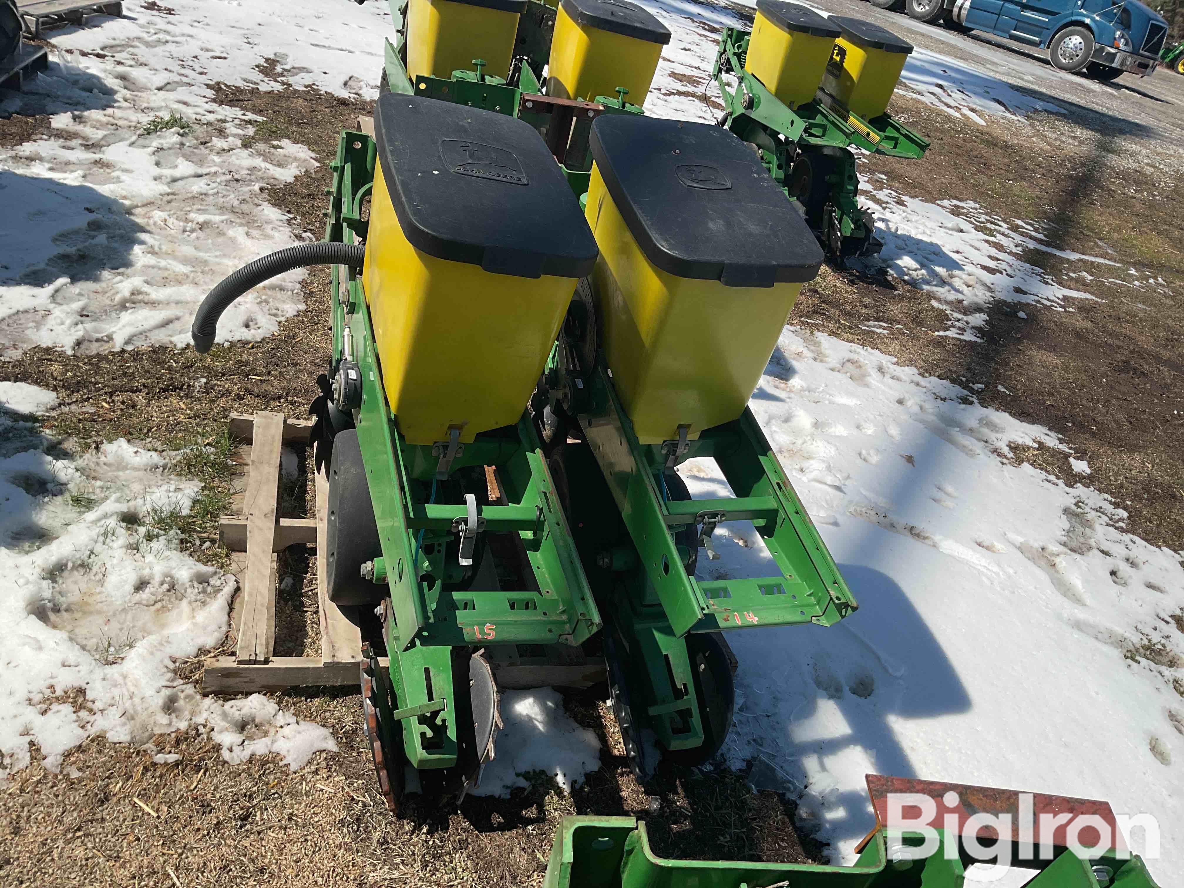 John Deere Max Emerge 2 Planter Units BigIron Auctions