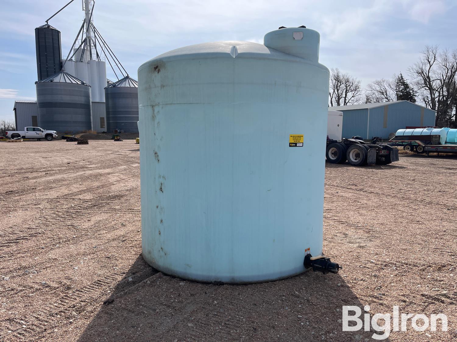 Schaben 3000 Gallon Vertical Poly Tank BigIron Auctions