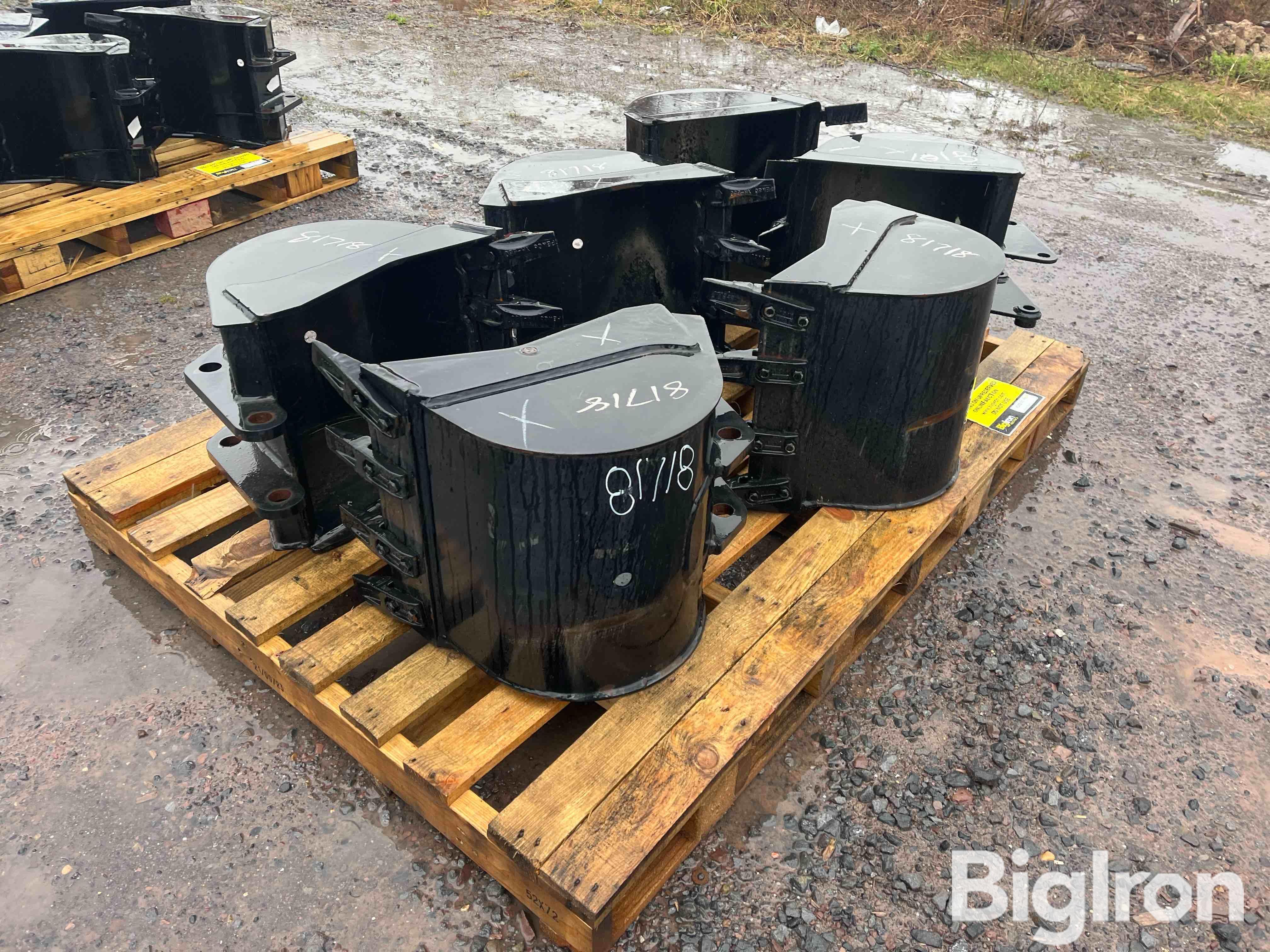 Mahindra 81718 Backhoe Buckets BigIron Auctions