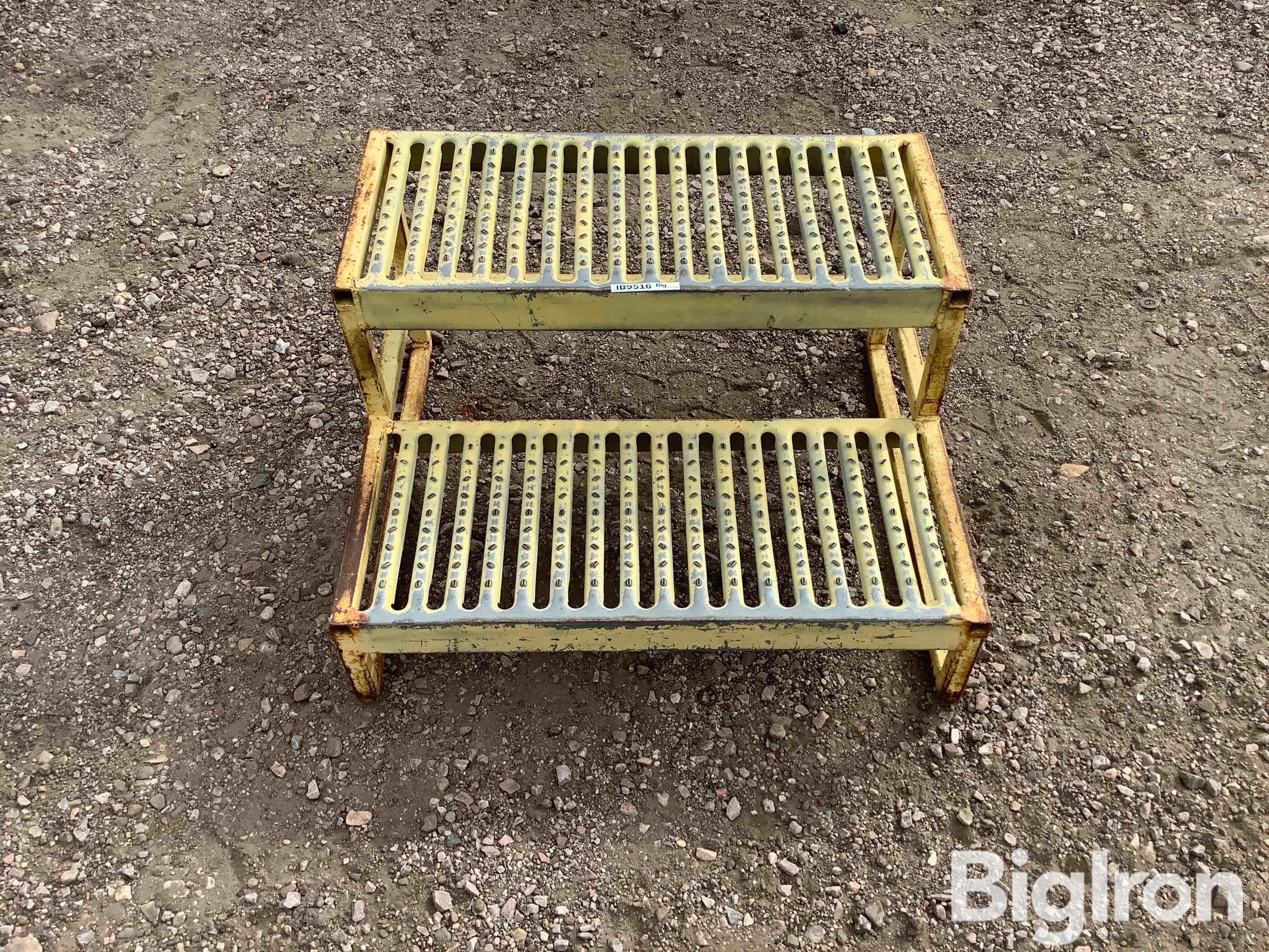 Steel Steps BigIron Auctions   Steelsteps 8 90ef9fb0014f474fbca6c409e5a967dd 