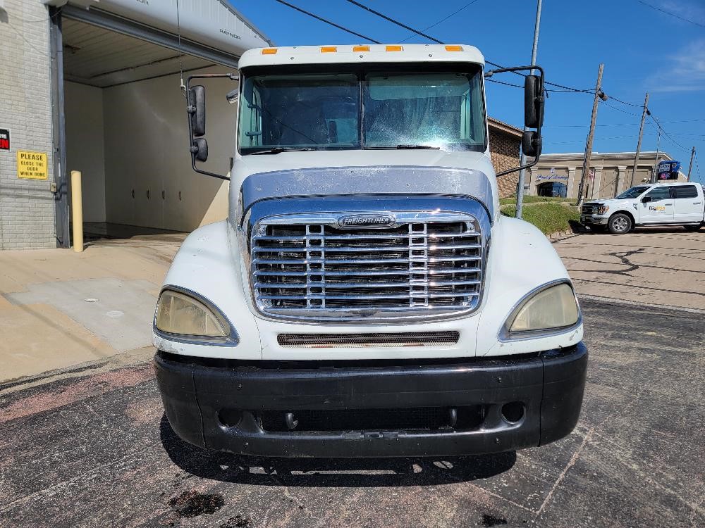 2004 freightliner columbia 120 hood for sale