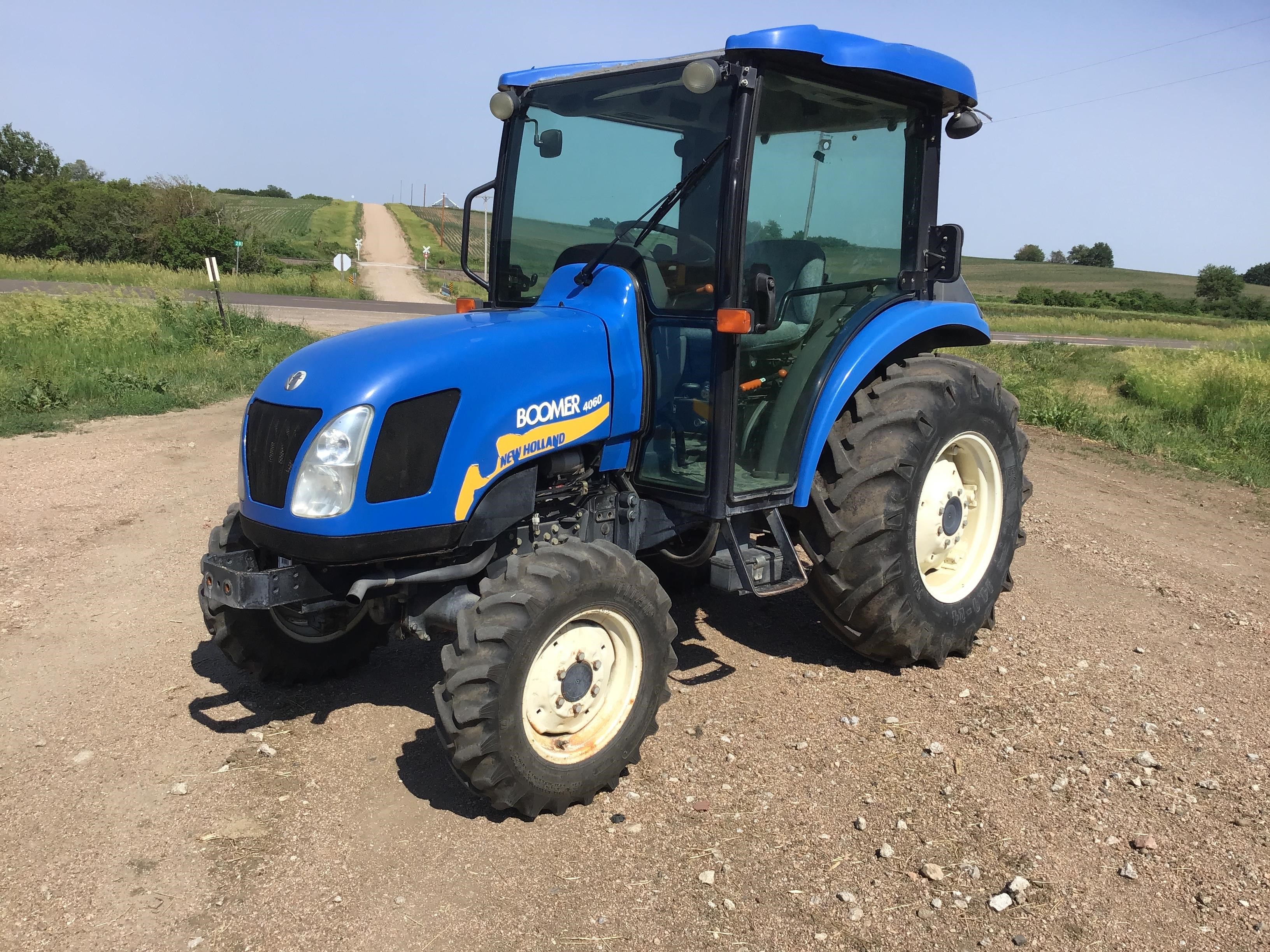 2008 New Holland T2420 Boomer MFWD Tractor BigIron Auctions