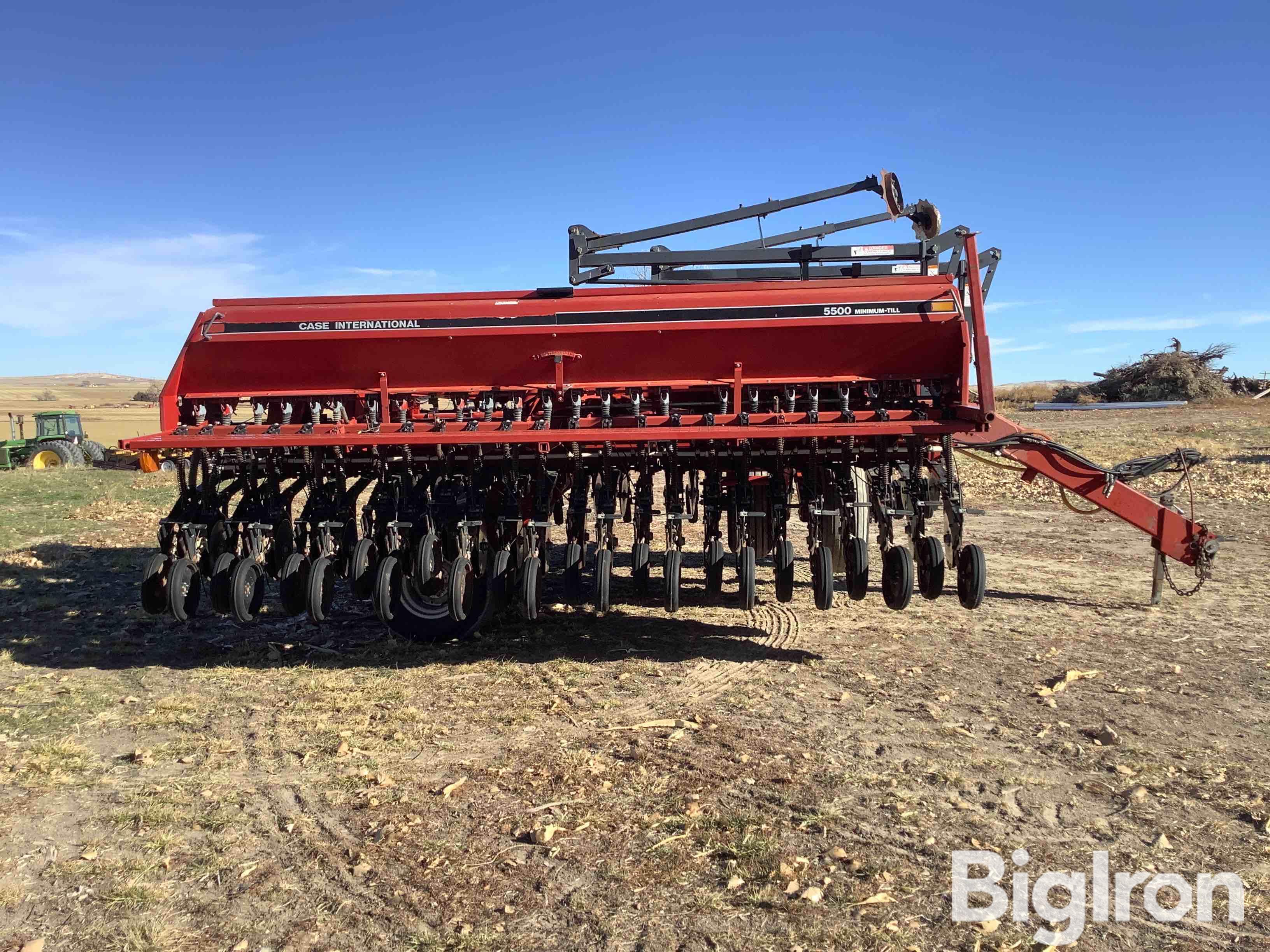 Case IH 5500 Minimum Till 30’ 7.5” Front Folding Grain Drill BigIron ...