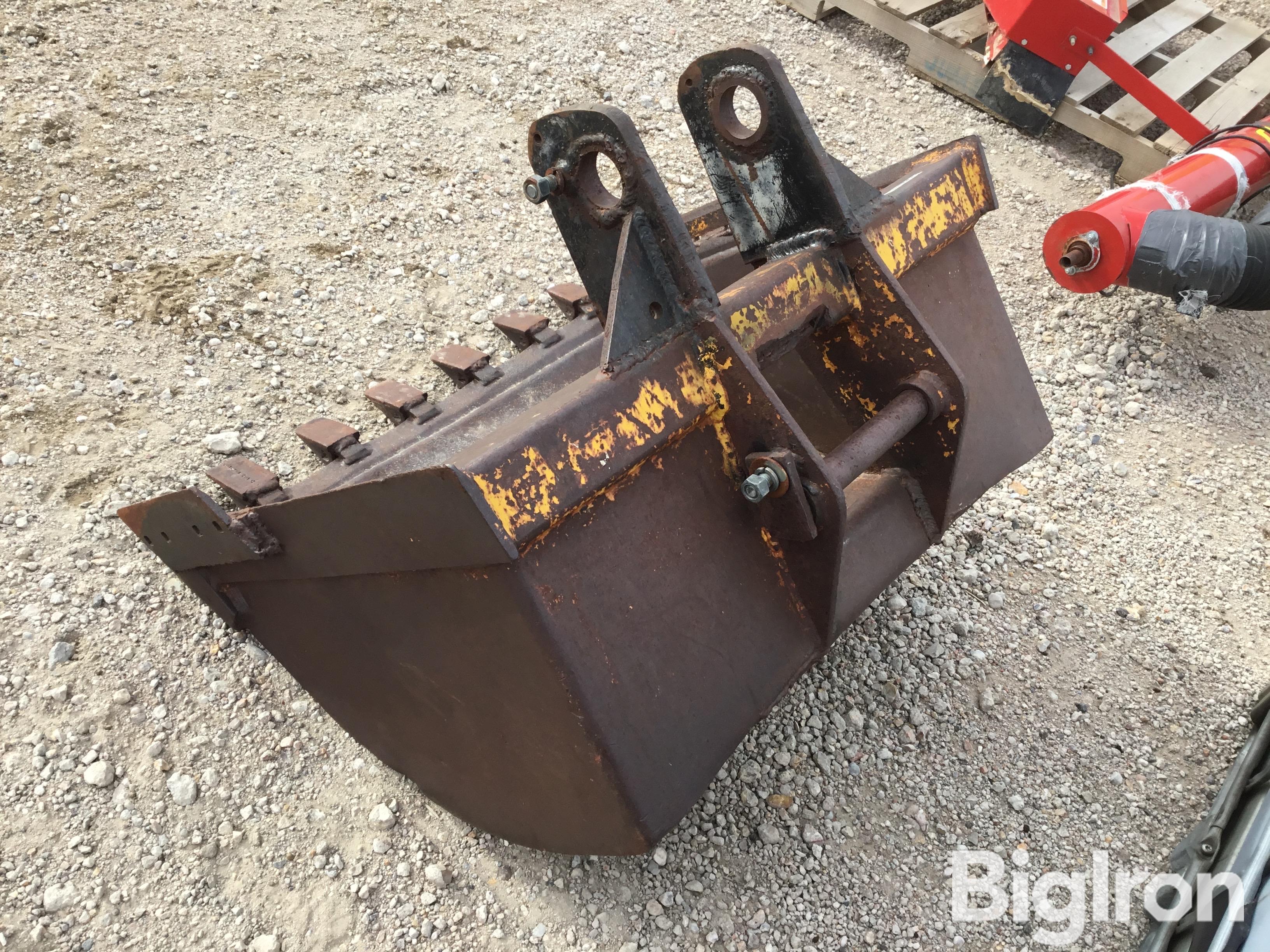 John Deere Backhoe Toothed Digger Bucket BigIron Auctions