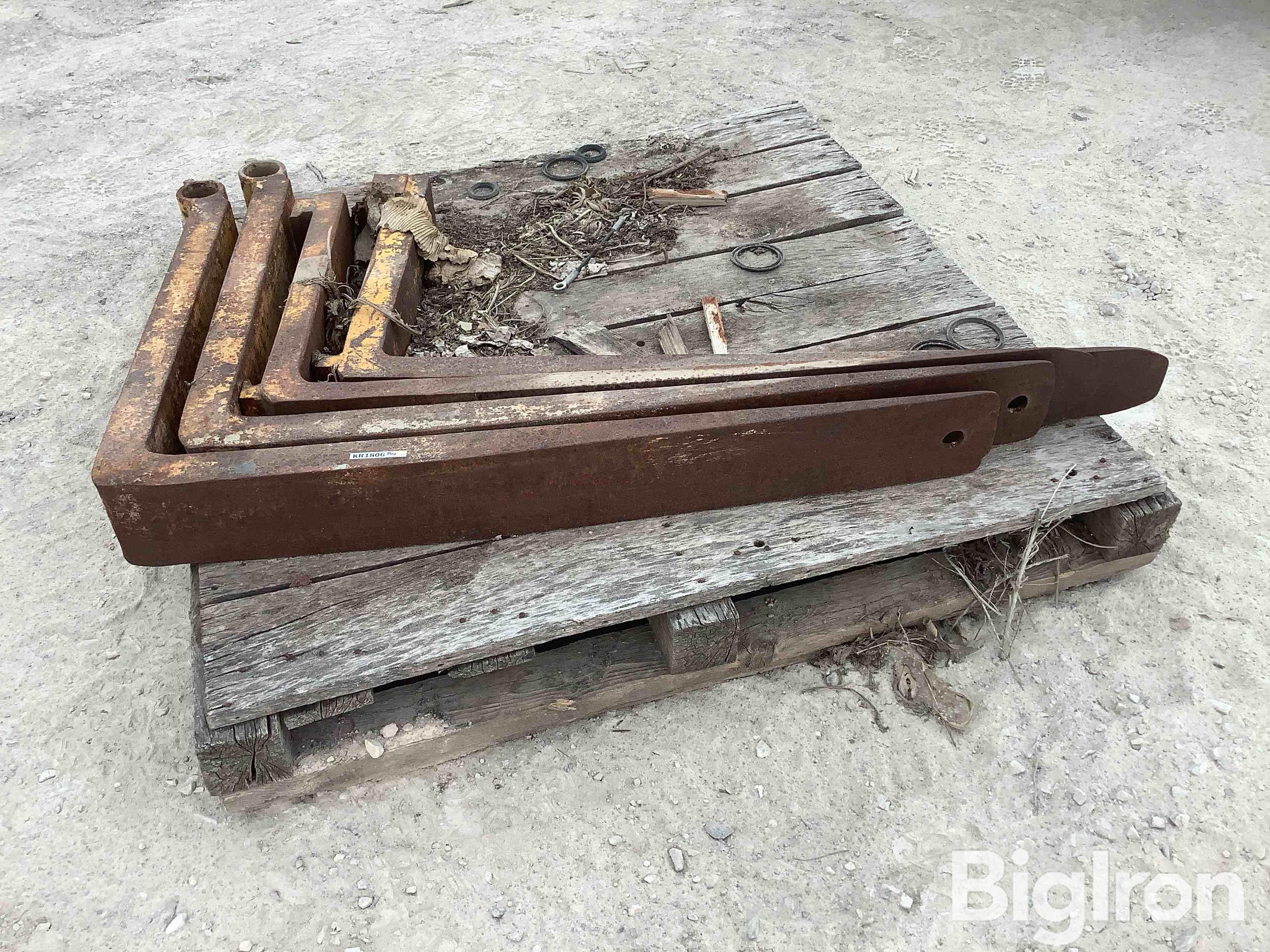 2 Sets Of Pallet Forks Bigiron Auctions