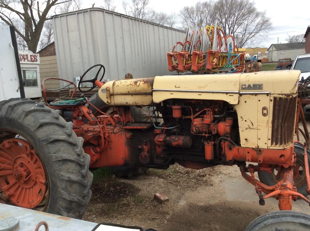 1959 Case 811-B 2WD Tractor BigIron Auctions