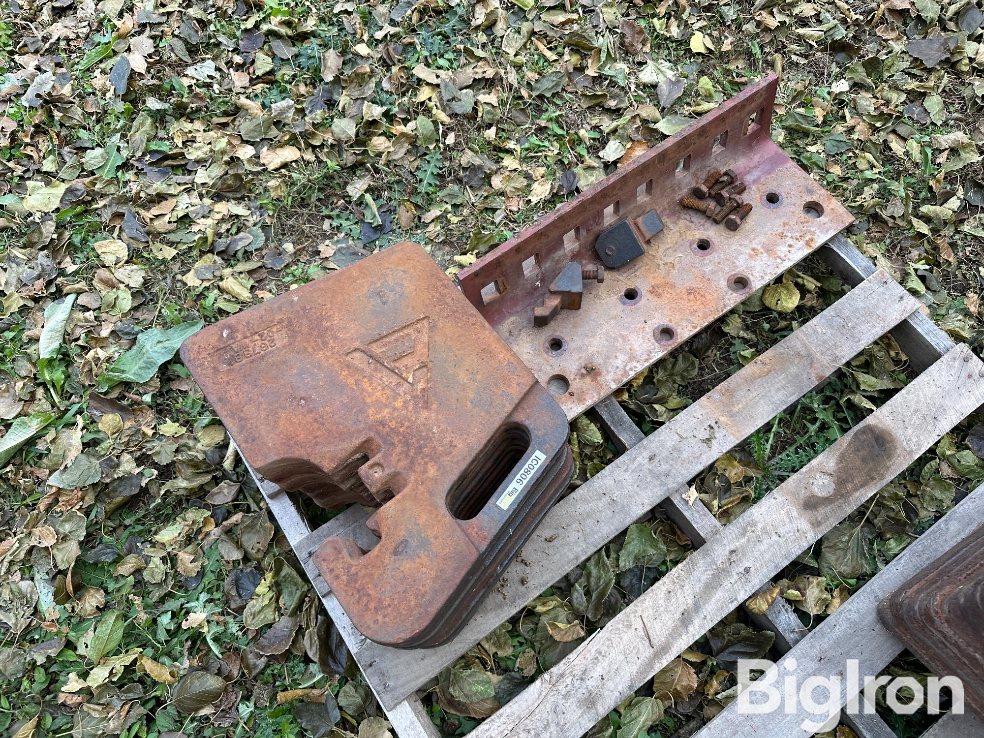 Allis-Chalmers 7000 Series Suitcase Weights & Bracket BigIron Auctions