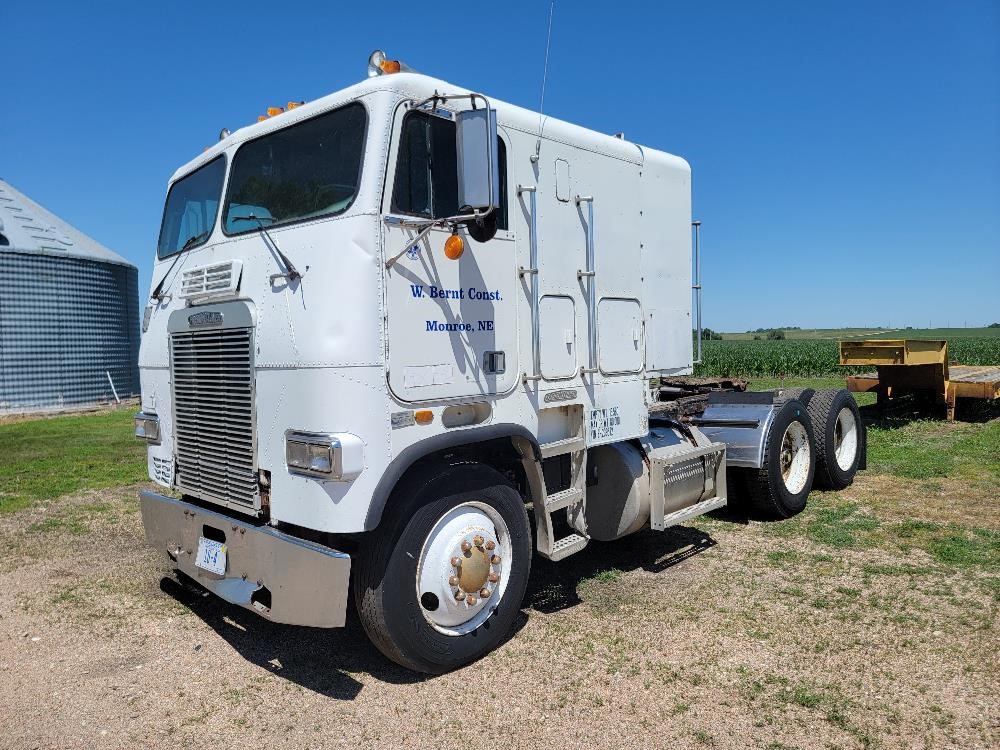 freightliner cabover 2016