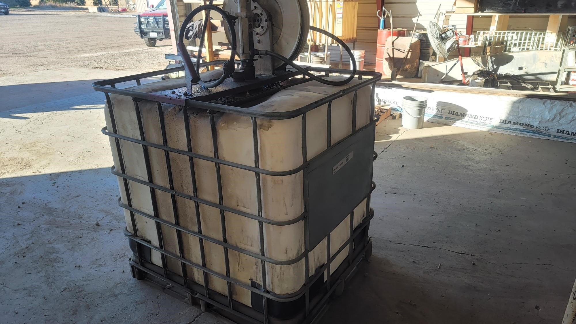 Oil Container With Pump BigIron Auctions   Noname 11011 966bee9b87754616ad2513f72d5d23ad 