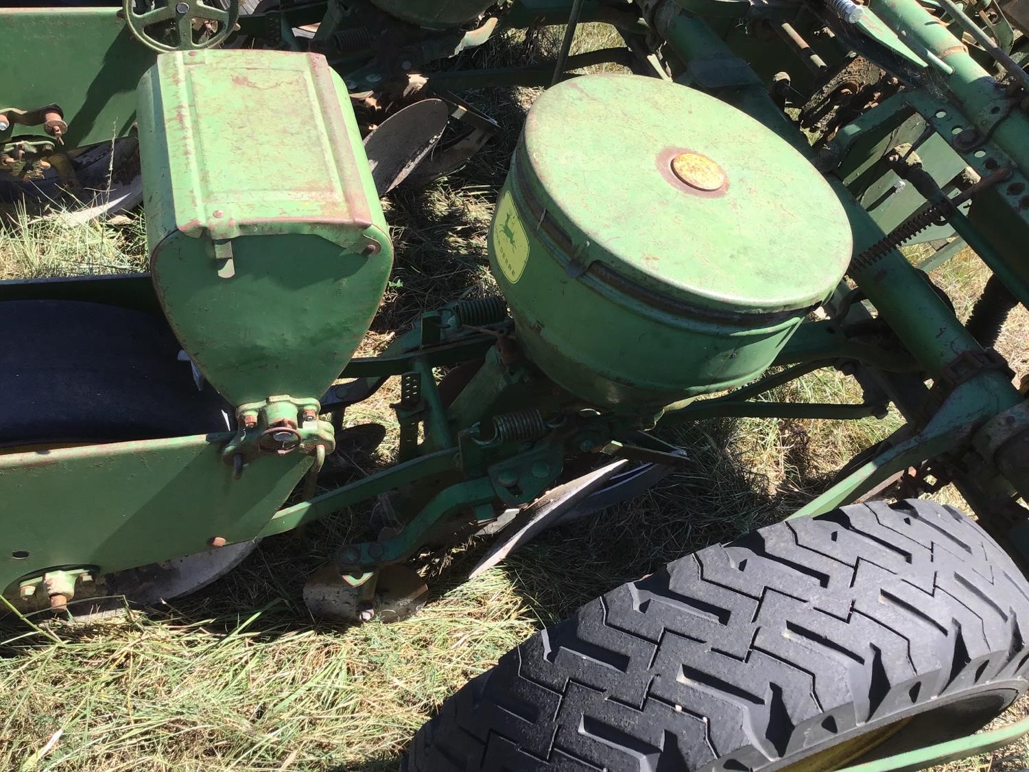 John Deere 494a 4 Row Planter Bigiron Auctions 1321