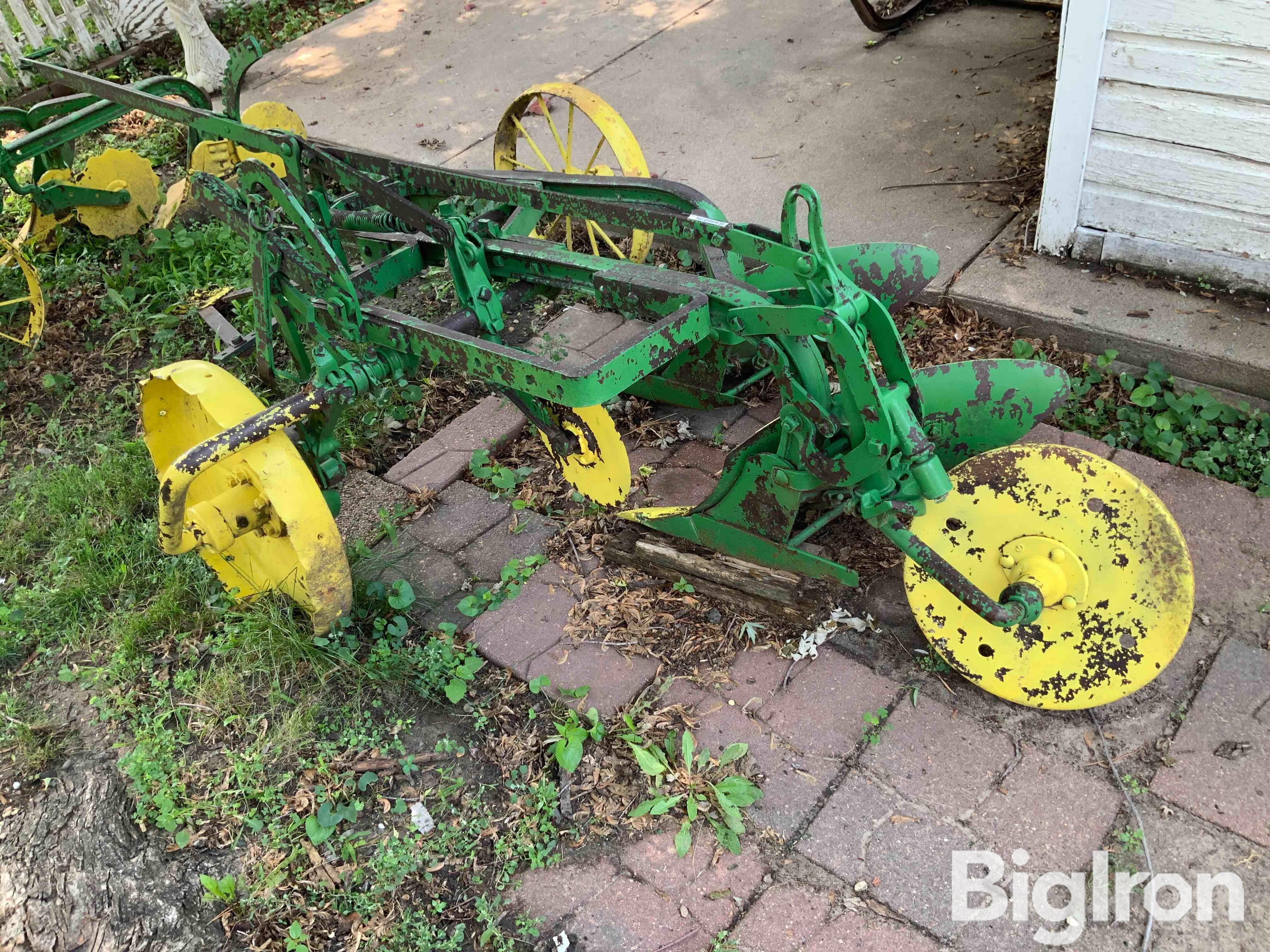 John Deere Antique 2 Bottom Plow Bigiron Auctions 5094