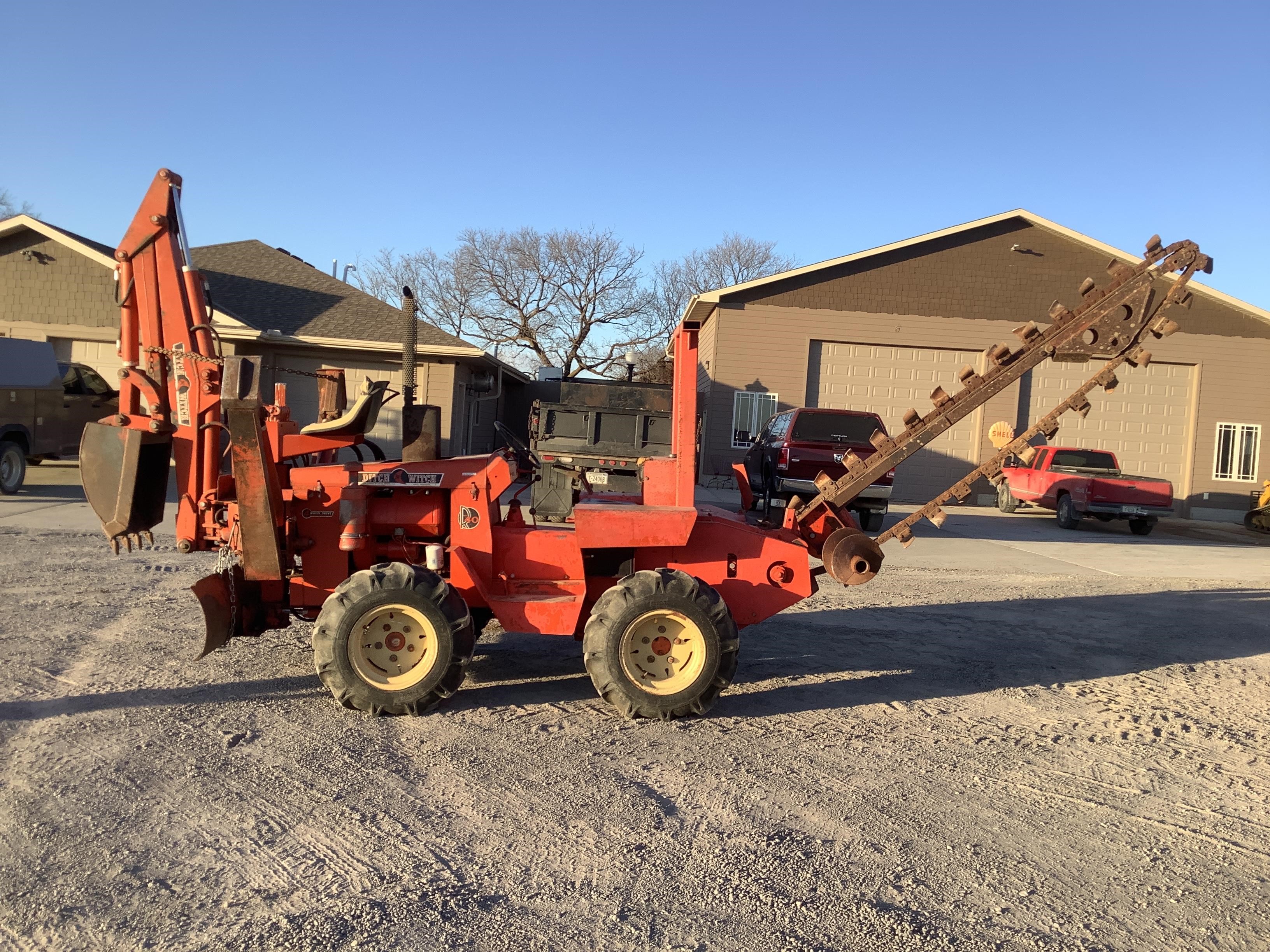 DitchWitch R40 4x4 Trencher W/Backhoe & Backfill Dozer BigIron Auctions